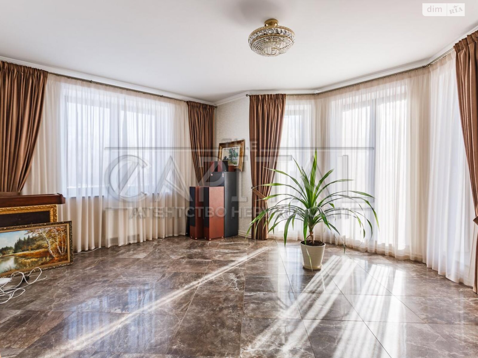 двоповерховий будинок з гаражем, 369.6 кв. м, цегла. Продаж у Требухові фото 1 двоповерховий будинок з гаражем, 369.6 кв. м, цегла. Продаж у Требухові фото 1