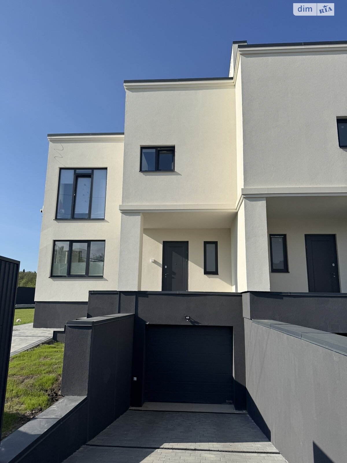 двухэтажный дом с верандой, 250 кв. м, кирпич. Продажа в Трускавце район Трускавец фото 1 двухэтажный дом с верандой, 250 кв. м, кирпич. Продажа в Трускавце район Трускавец фото 1