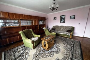 двухэтажный дом с гаражом, 223 кв. м, кирпич. Продажа в Тячеве фото 2