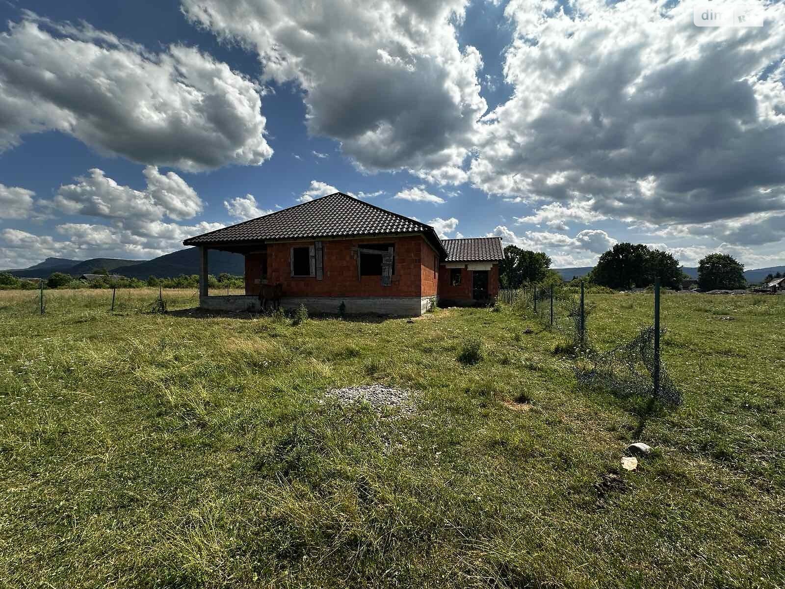 одноэтажный дом, 160 кв. м, кирпич. Продажа в Тячеве фото 1 одноэтажный дом, 160 кв. м, кирпич. Продажа в Тячеве фото 1