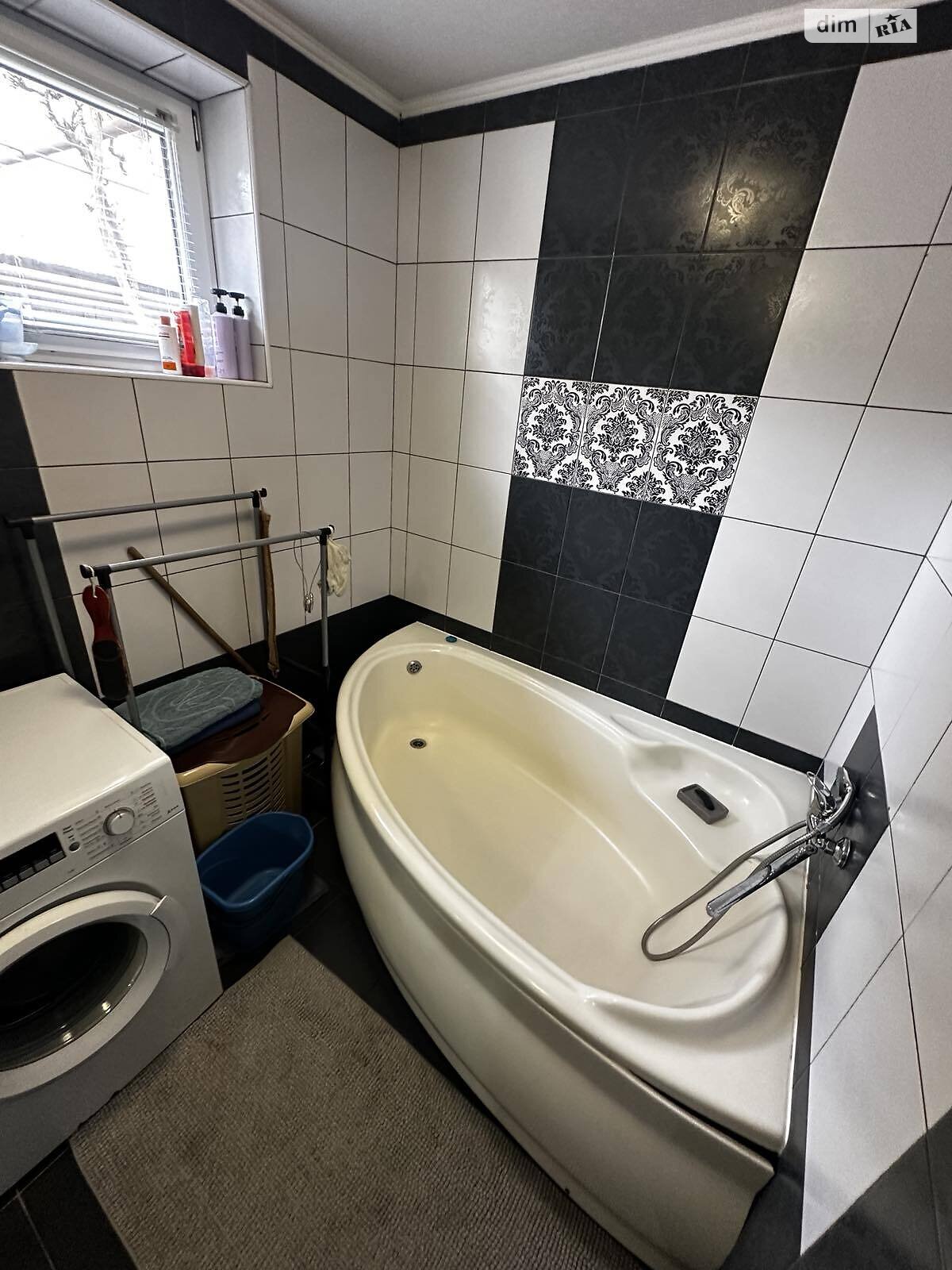 двоповерховий будинок з гаражем, 142 кв. м, цегла. Продаж у Тячеві фото 1 двоповерховий будинок з гаражем, 142 кв. м, цегла. Продаж у Тячеві фото 1