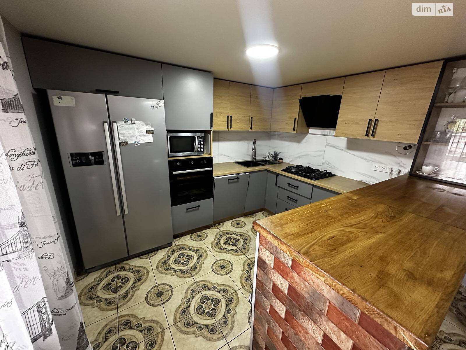 двоповерховий будинок з гаражем, 142 кв. м, цегла. Продаж у Тячеві фото 1 двоповерховий будинок з гаражем, 142 кв. м, цегла. Продаж у Тячеві фото 1