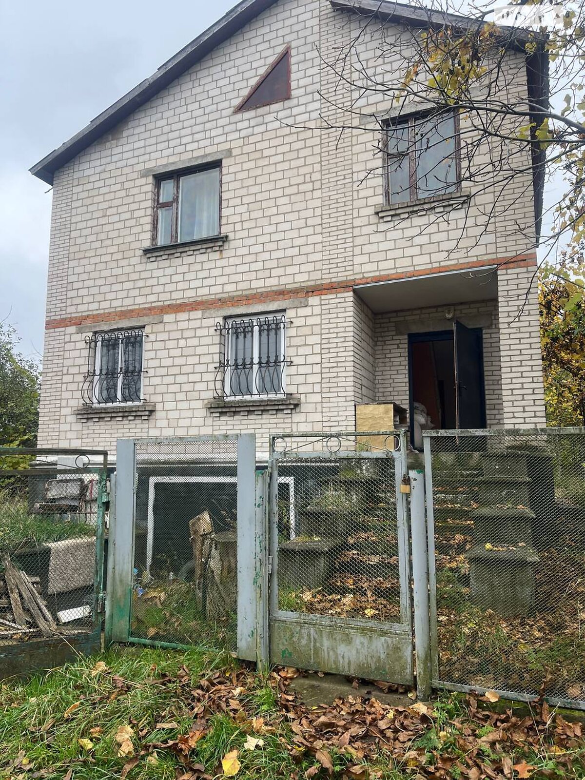 двоповерховий будинок з гаражем, 90 кв. м, кирпич. Продаж у Тютьках фото 1