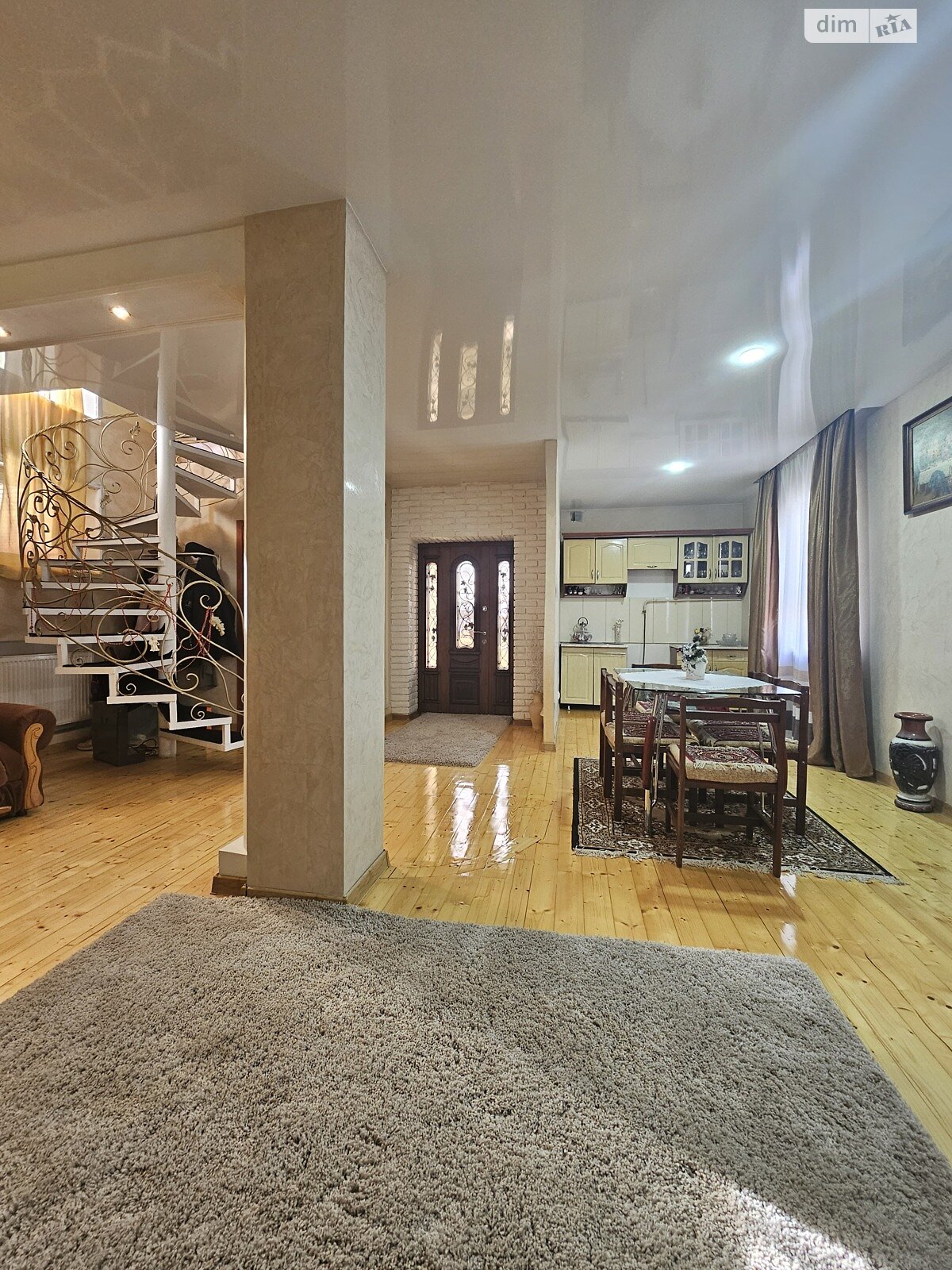 двухэтажный дом с гаражом, 129.5 кв. м, кирпич. Продажа в Угле фото 1 двухэтажный дом с гаражом, 129.5 кв. м, кирпич. Продажа в Угле фото 1