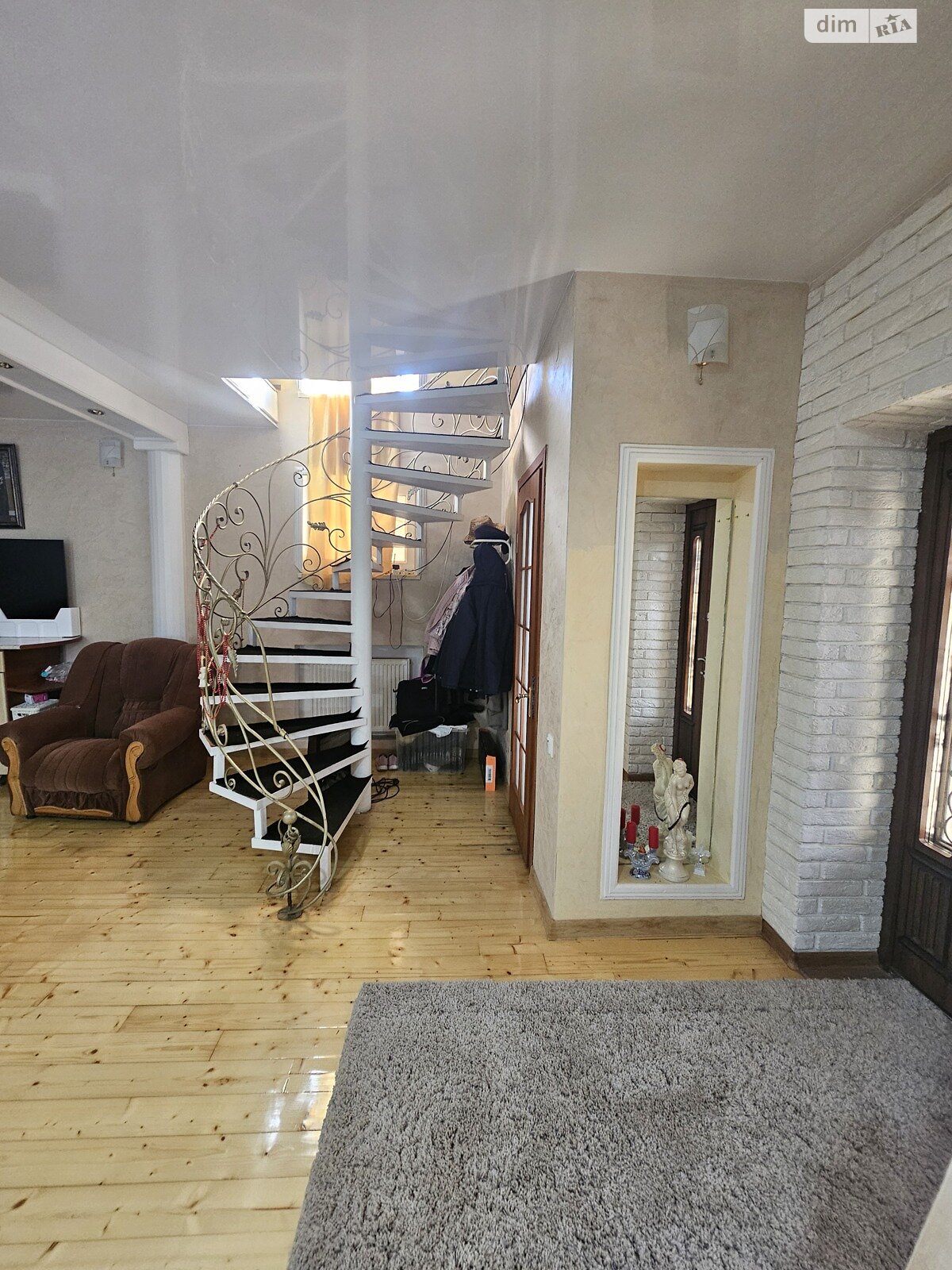 двухэтажный дом с гаражом, 129.5 кв. м, кирпич. Продажа в Угле фото 1 двухэтажный дом с гаражом, 129.5 кв. м, кирпич. Продажа в Угле фото 1