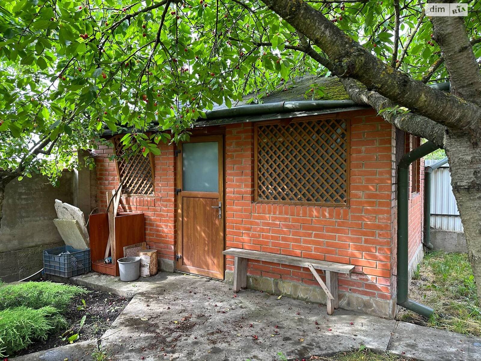 триповерховий будинок з гаражем, 388 кв. м, цегла. Продаж у Угорниках фото 1 триповерховий будинок з гаражем, 388 кв. м, цегла. Продаж у Угорниках фото 1