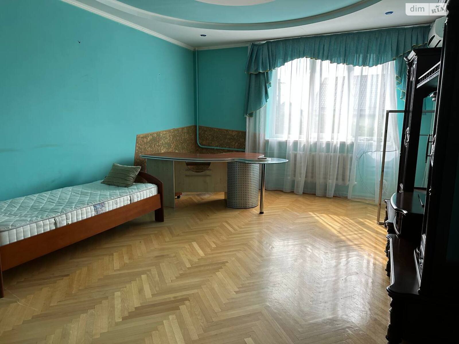 триповерховий будинок з гаражем, 388 кв. м, цегла. Продаж у Угорниках фото 1 триповерховий будинок з гаражем, 388 кв. м, цегла. Продаж у Угорниках фото 1