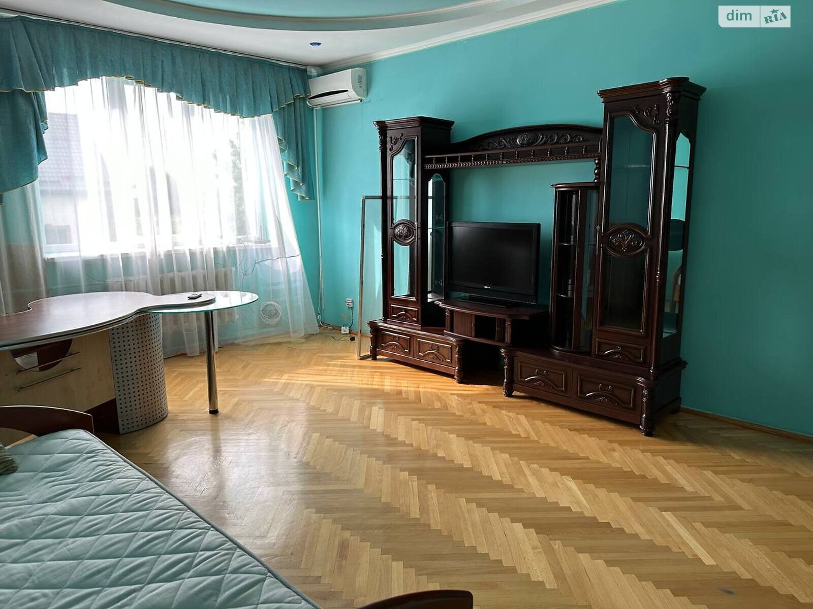 триповерховий будинок з гаражем, 388 кв. м, цегла. Продаж у Угорниках фото 1 триповерховий будинок з гаражем, 388 кв. м, цегла. Продаж у Угорниках фото 1