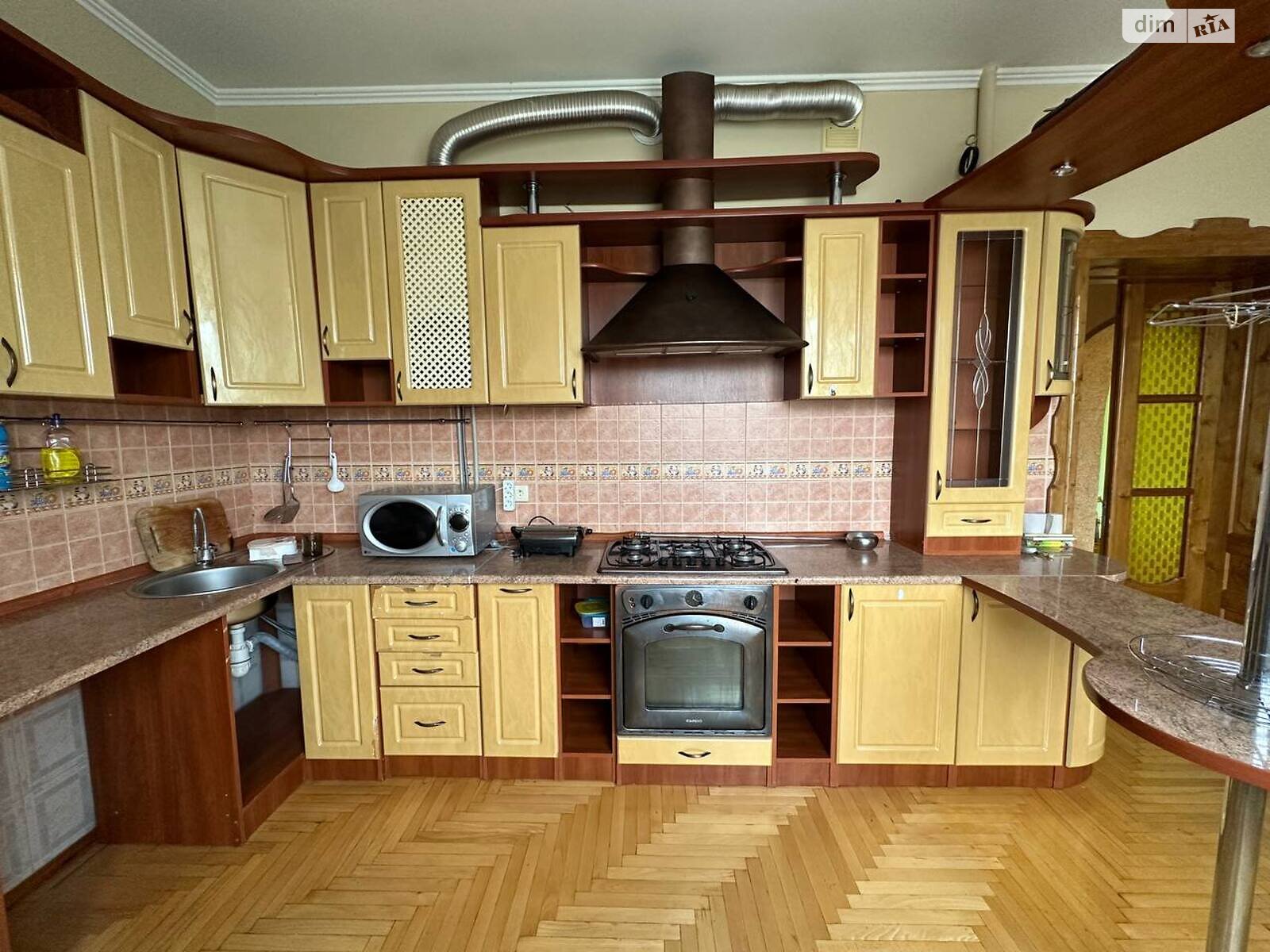 триповерховий будинок з гаражем, 388 кв. м, цегла. Продаж у Угорниках фото 1 триповерховий будинок з гаражем, 388 кв. м, цегла. Продаж у Угорниках фото 1