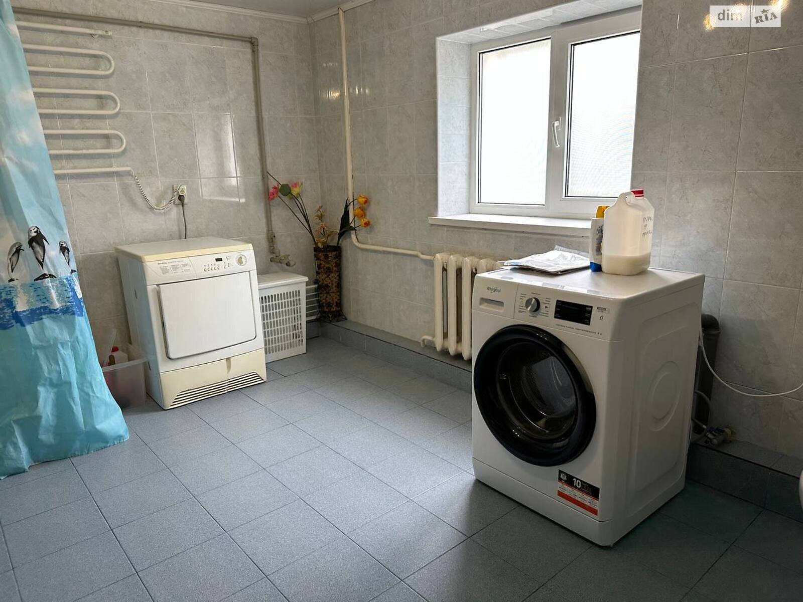 триповерховий будинок з гаражем, 388 кв. м, цегла. Продаж у Угорниках фото 1 триповерховий будинок з гаражем, 388 кв. м, цегла. Продаж у Угорниках фото 1