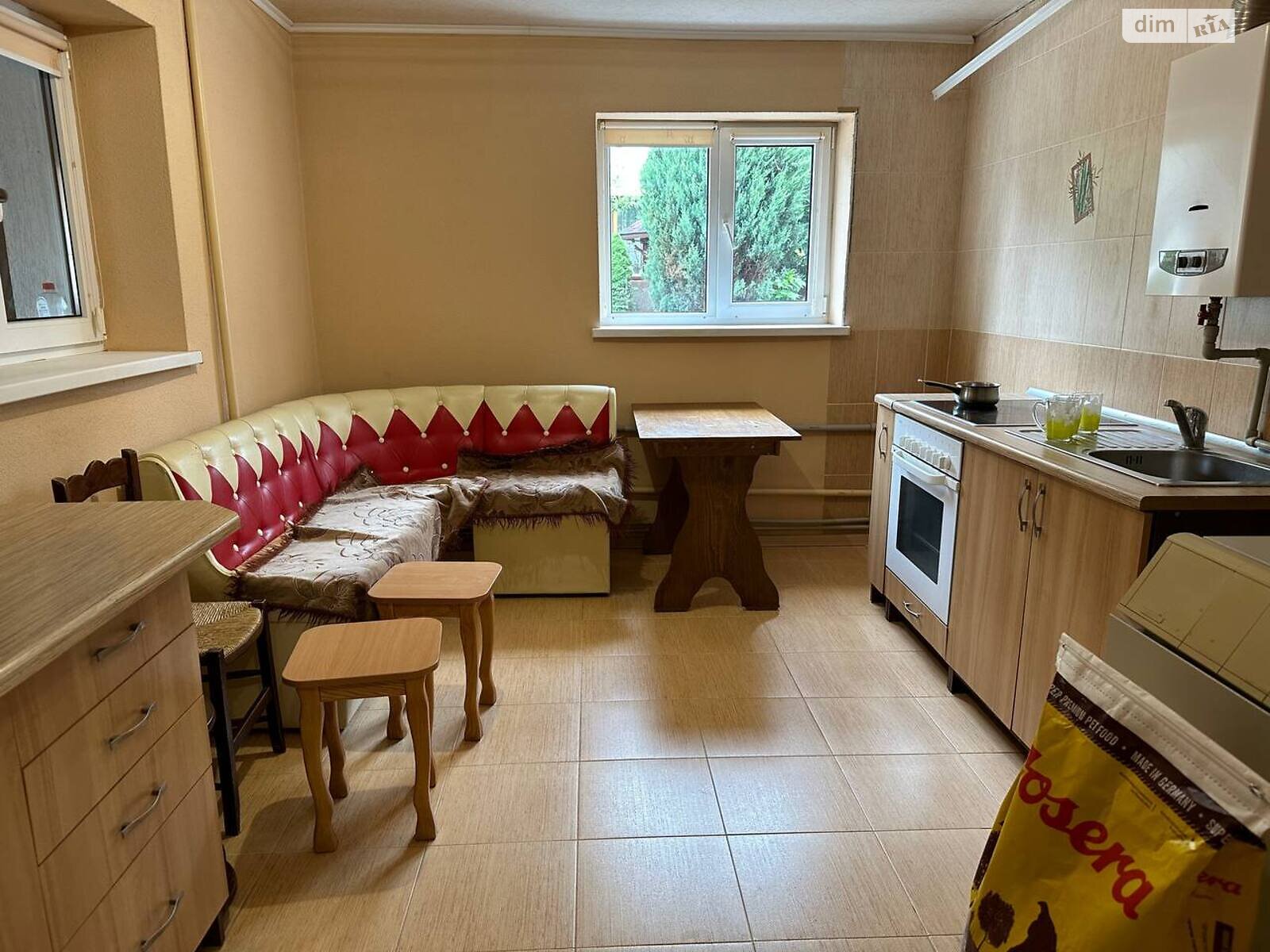 триповерховий будинок з гаражем, 388 кв. м, цегла. Продаж у Угорниках фото 1 триповерховий будинок з гаражем, 388 кв. м, цегла. Продаж у Угорниках фото 1