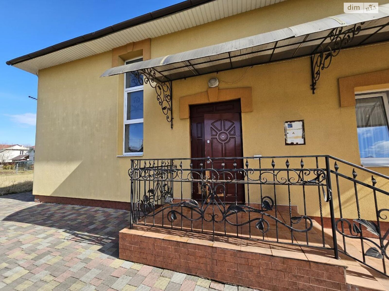 двухэтажный дом с верандой, 207 кв. м, кирпич. Продажа в Угорниках фото 1 двухэтажный дом с верандой, 207 кв. м, кирпич. Продажа в Угорниках фото 1