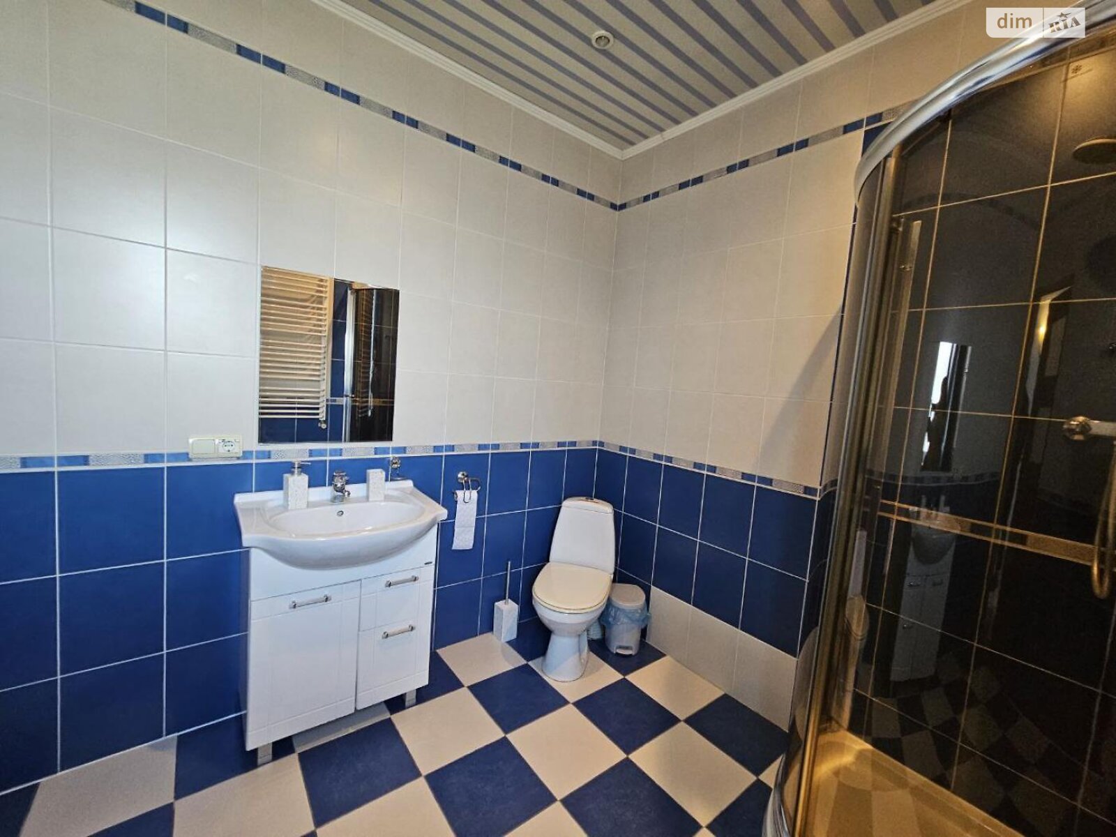 двухэтажный дом с верандой, 207 кв. м, кирпич. Продажа в Угорниках фото 1 двухэтажный дом с верандой, 207 кв. м, кирпич. Продажа в Угорниках фото 1