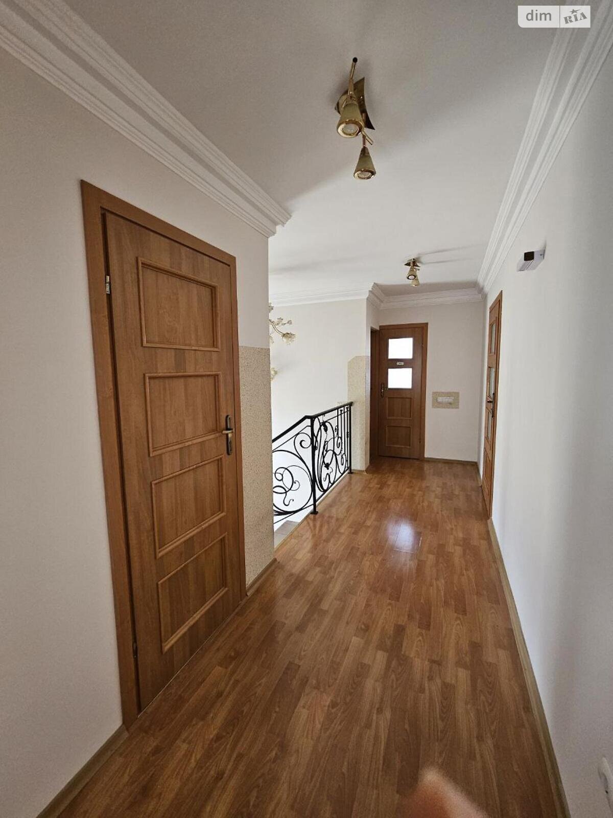 двухэтажный дом с верандой, 207 кв. м, кирпич. Продажа в Угорниках фото 1 двухэтажный дом с верандой, 207 кв. м, кирпич. Продажа в Угорниках фото 1