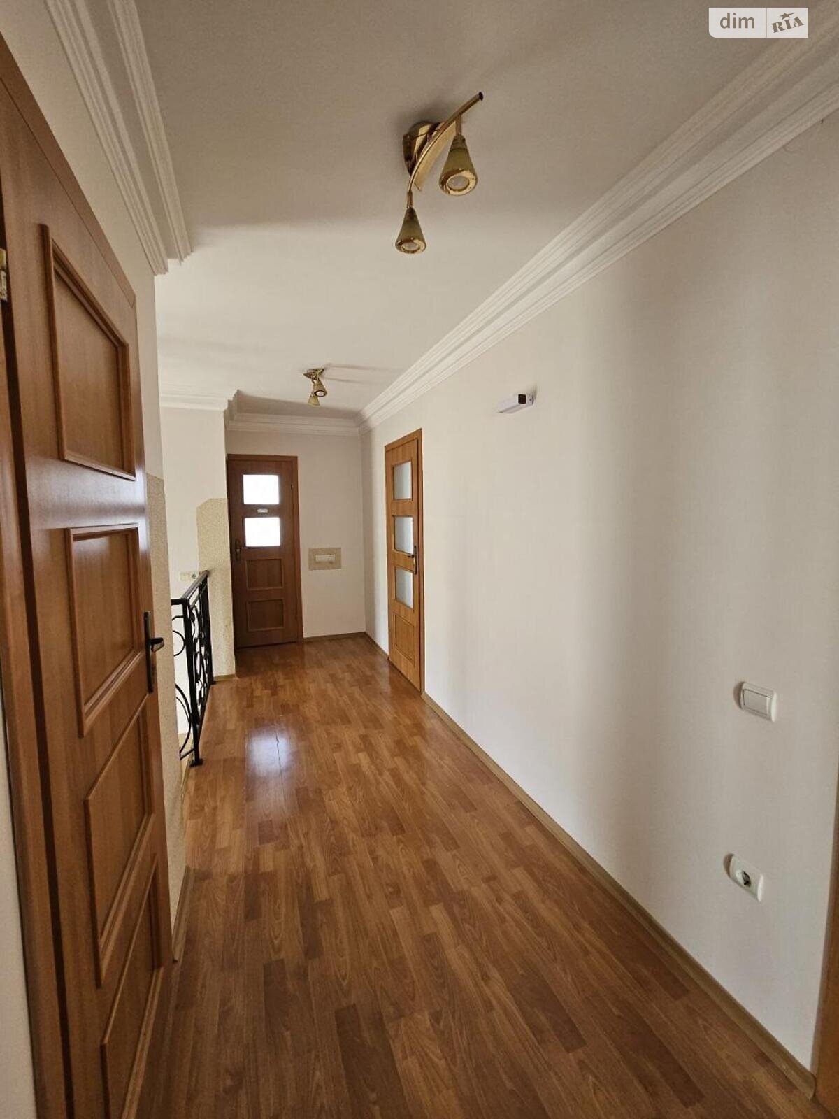 двухэтажный дом с верандой, 207 кв. м, кирпич. Продажа в Угорниках фото 1 двухэтажный дом с верандой, 207 кв. м, кирпич. Продажа в Угорниках фото 1