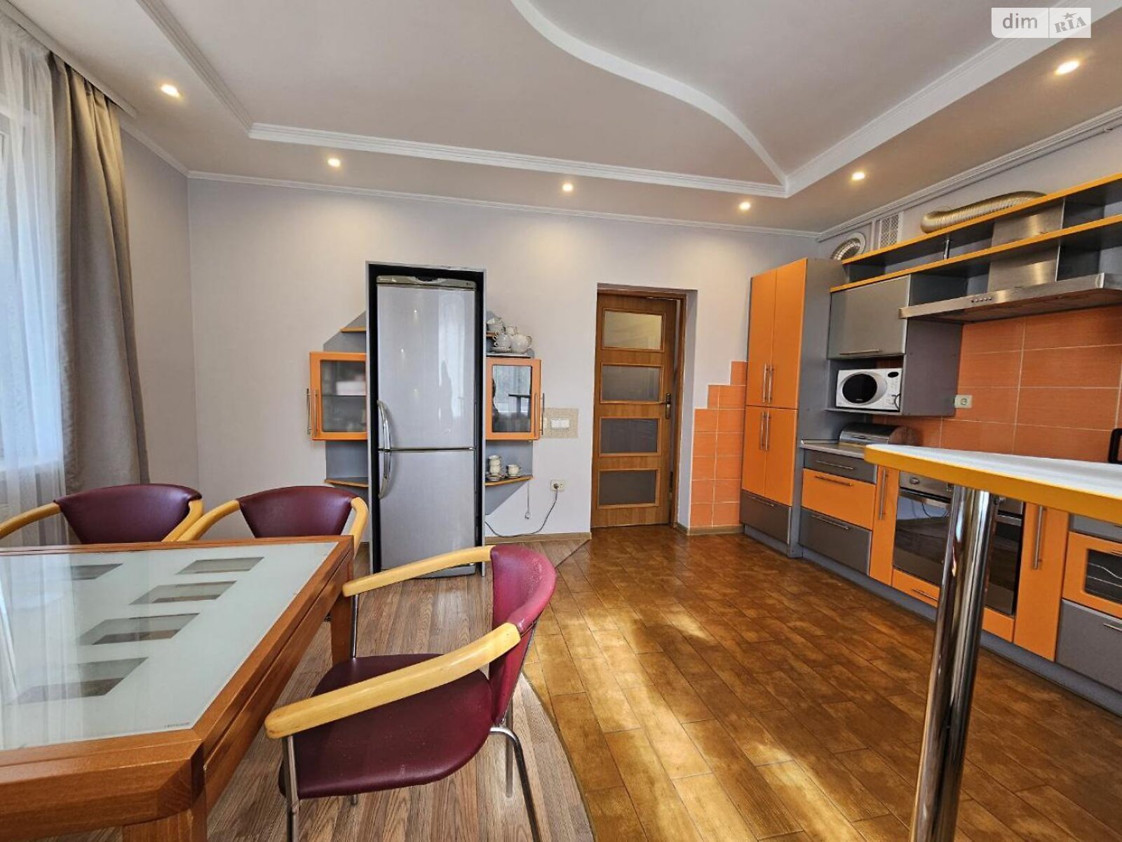 двухэтажный дом с верандой, 207 кв. м, кирпич. Продажа в Угорниках фото 1