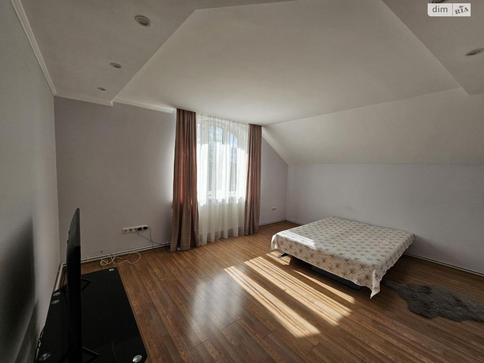 двухэтажный дом с верандой, 207 кв. м, кирпич. Продажа в Угорниках фото 1 двухэтажный дом с верандой, 207 кв. м, кирпич. Продажа в Угорниках фото 1