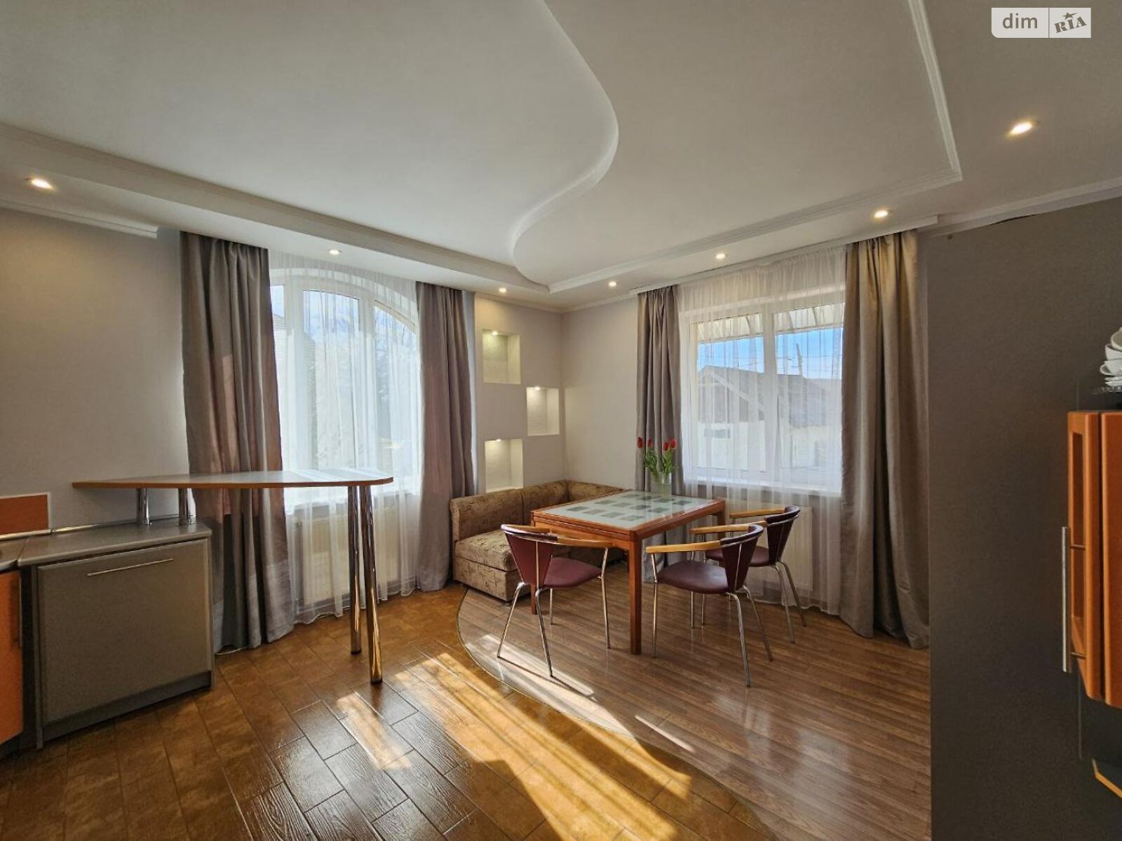 двухэтажный дом с верандой, 207 кв. м, кирпич. Продажа в Угорниках фото 1 двухэтажный дом с верандой, 207 кв. м, кирпич. Продажа в Угорниках фото 1