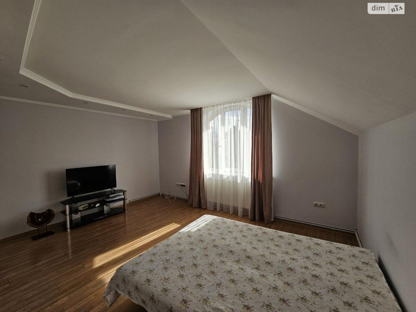 двухэтажный дом с верандой, 207 кв. м, кирпич. Продажа в Угорниках фото 1 двухэтажный дом с верандой, 207 кв. м, кирпич. Продажа в Угорниках фото 1