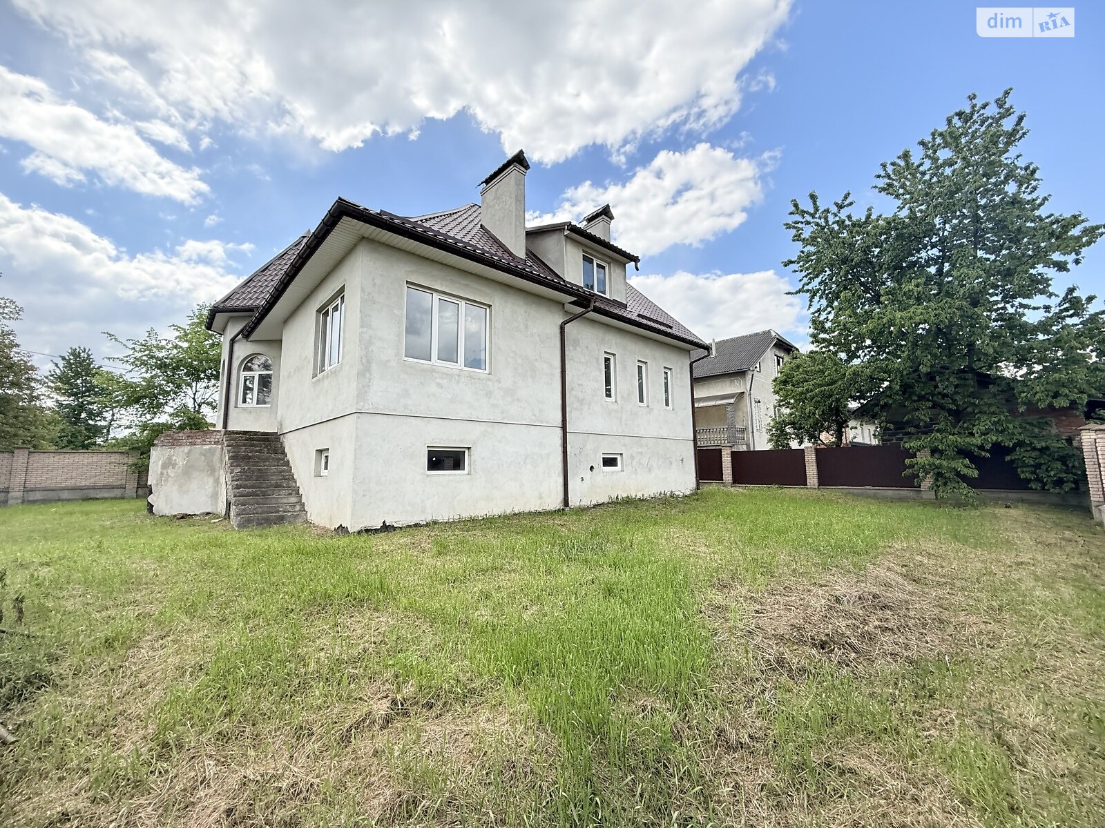 двухэтажный дом с гаражом, 278.8 кв. м, кирпич. Продажа в Угорниках фото 1 двухэтажный дом с гаражом, 278.8 кв. м, кирпич. Продажа в Угорниках фото 1