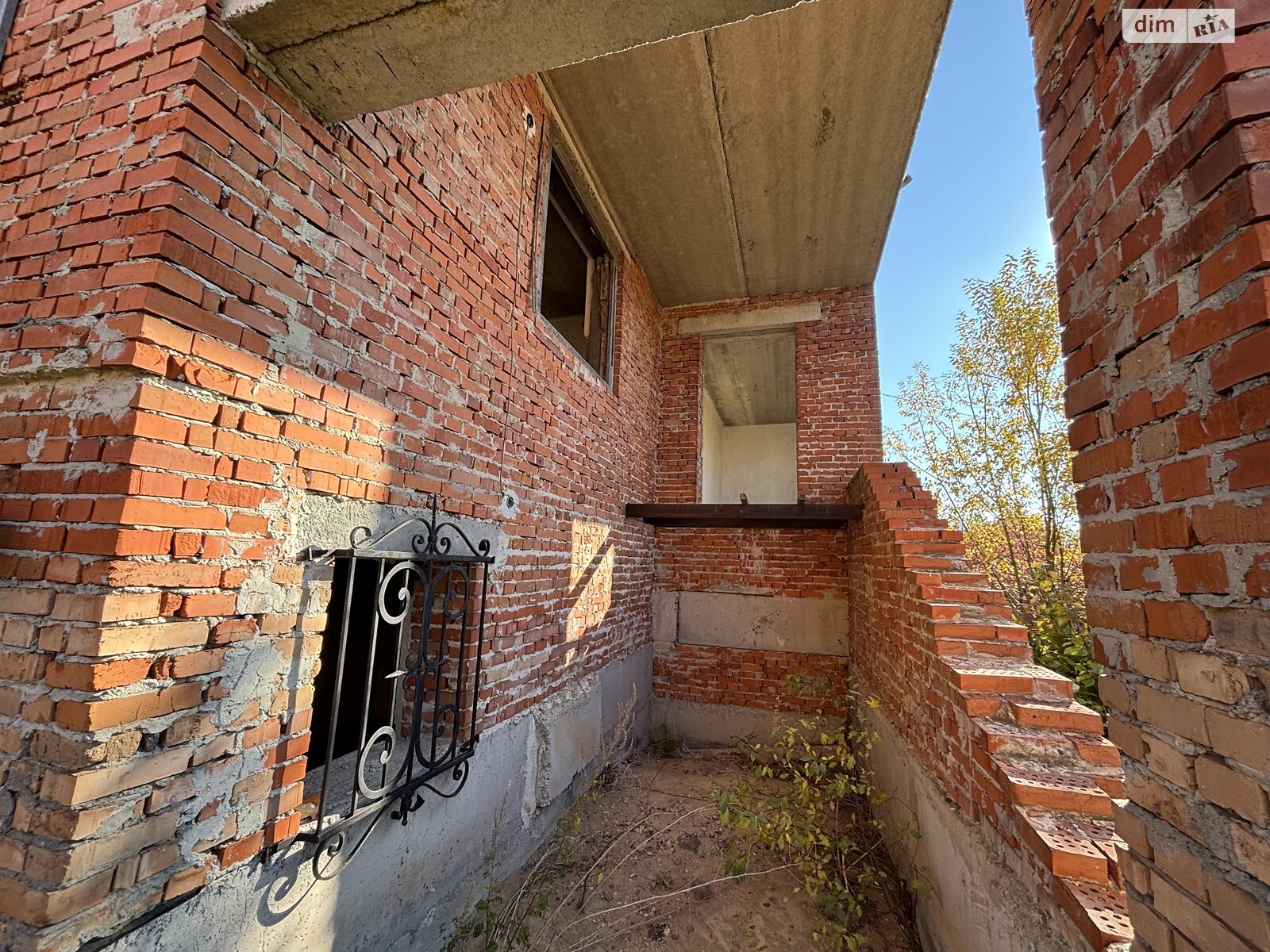 двухэтажный дом с верандой, 290 кв. м, кирпич. Продажа в Угринове фото 1