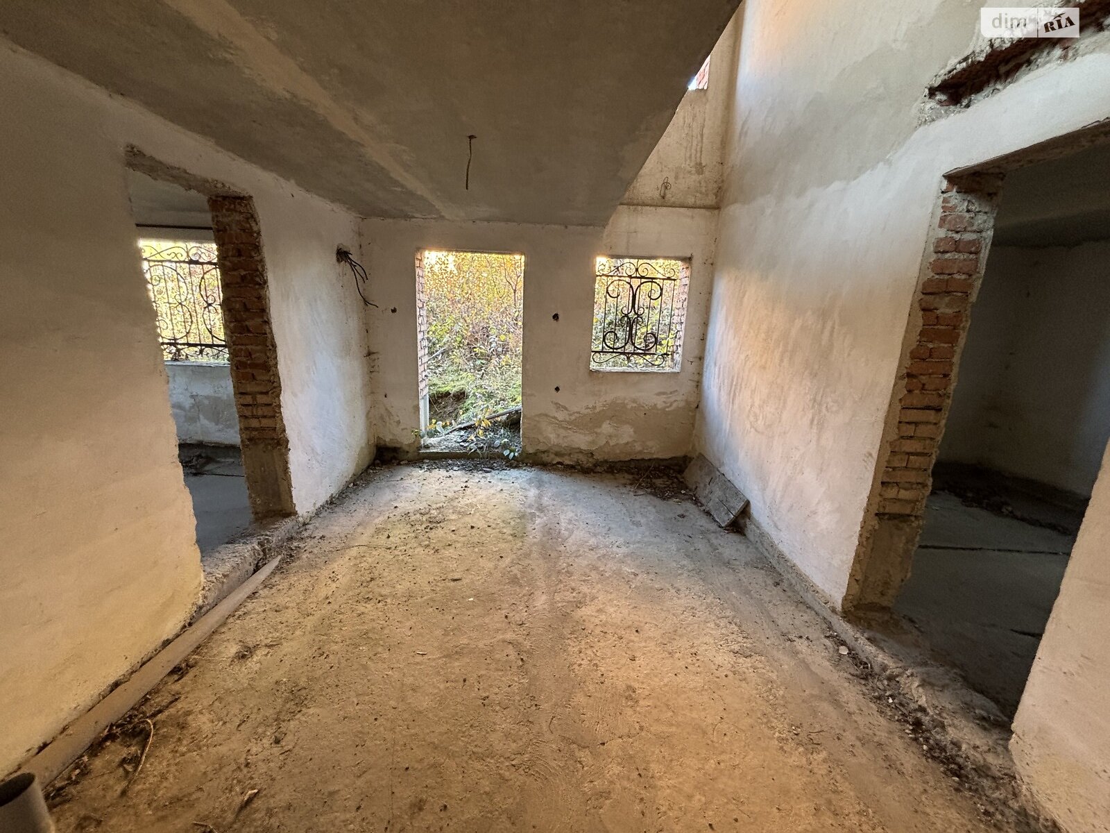 двухэтажный дом с верандой, 290 кв. м, кирпич. Продажа в Угринове фото 1