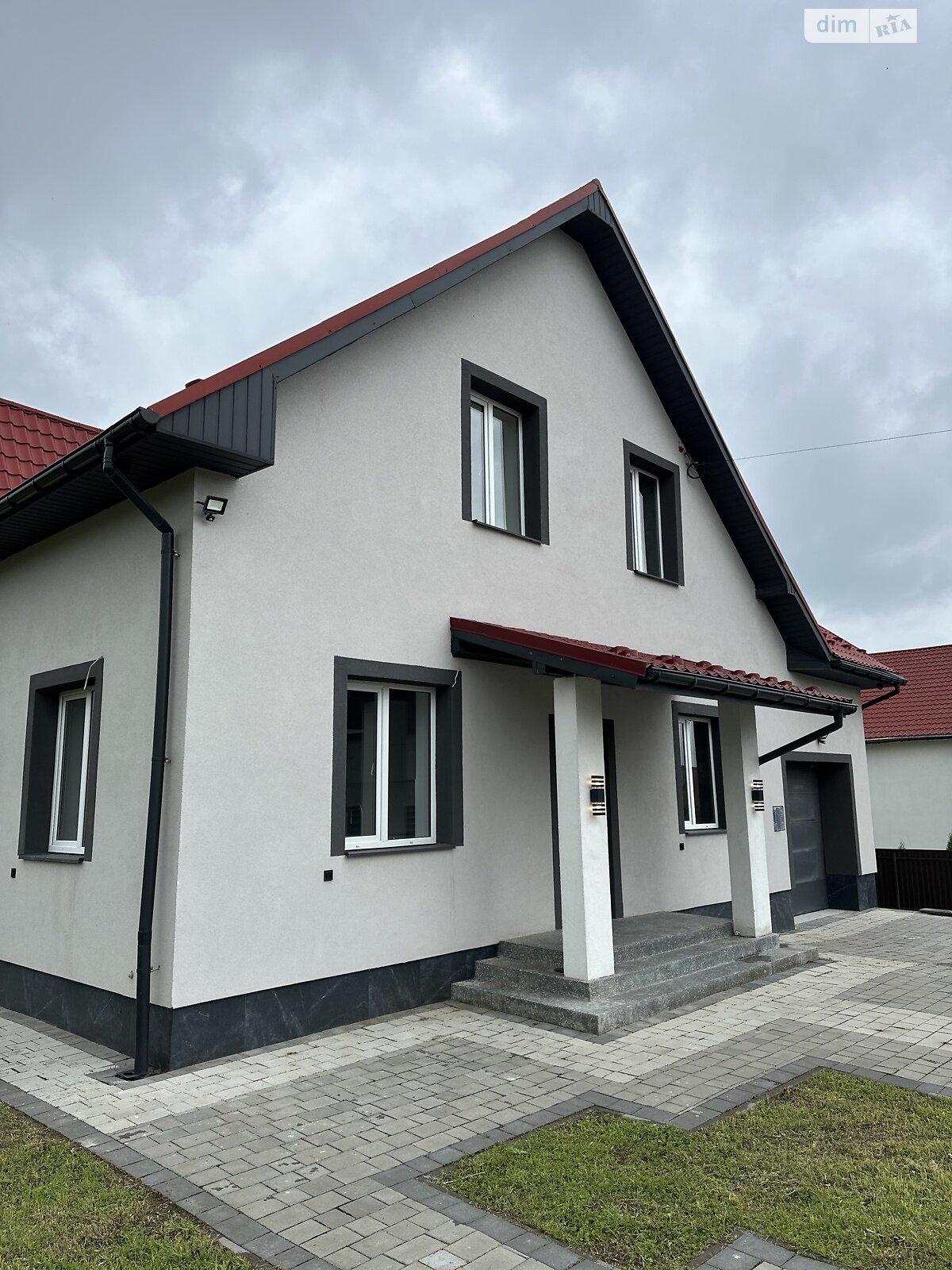 двухэтажный дом с гаражом, 216 кв. м, кирпич. Продажа в Угринове фото 1 двухэтажный дом с гаражом, 216 кв. м, кирпич. Продажа в Угринове фото 1