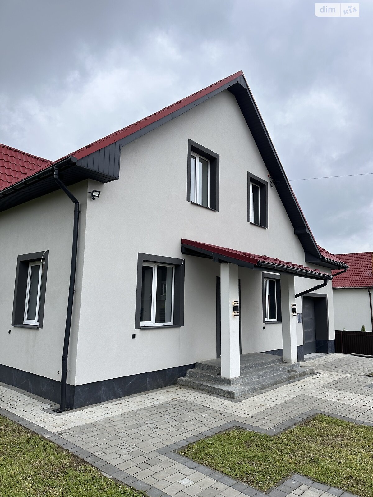 двухэтажный дом с гаражом, 216 кв. м, кирпич. Продажа в Угринове фото 1 двухэтажный дом с гаражом, 216 кв. м, кирпич. Продажа в Угринове фото 1