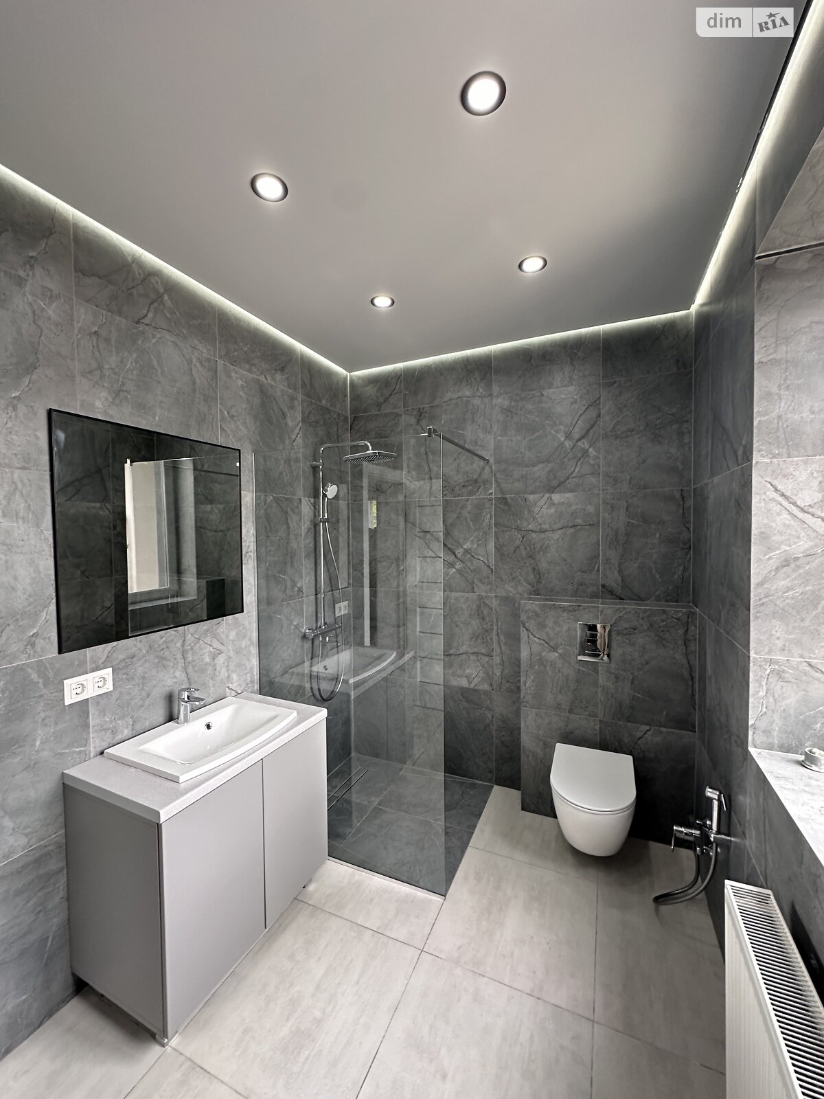 двухэтажный дом с гаражом, 216 кв. м, кирпич. Продажа в Угринове фото 1 двухэтажный дом с гаражом, 216 кв. м, кирпич. Продажа в Угринове фото 1