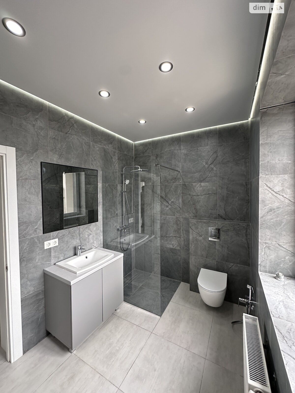 двухэтажный дом с гаражом, 216 кв. м, кирпич. Продажа в Угринове фото 1 двухэтажный дом с гаражом, 216 кв. м, кирпич. Продажа в Угринове фото 1