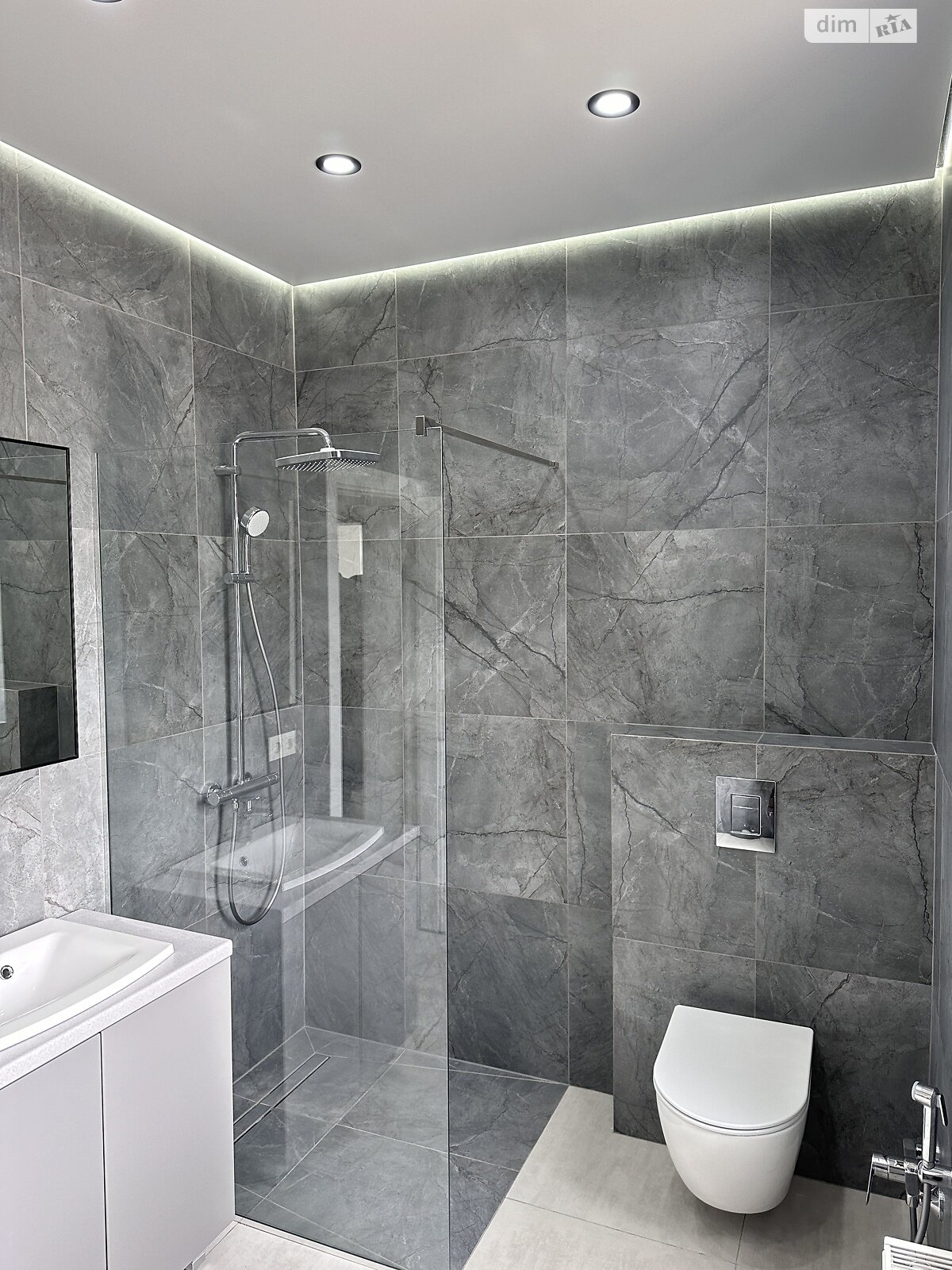 двухэтажный дом с гаражом, 216 кв. м, кирпич. Продажа в Угринове фото 1 двухэтажный дом с гаражом, 216 кв. м, кирпич. Продажа в Угринове фото 1