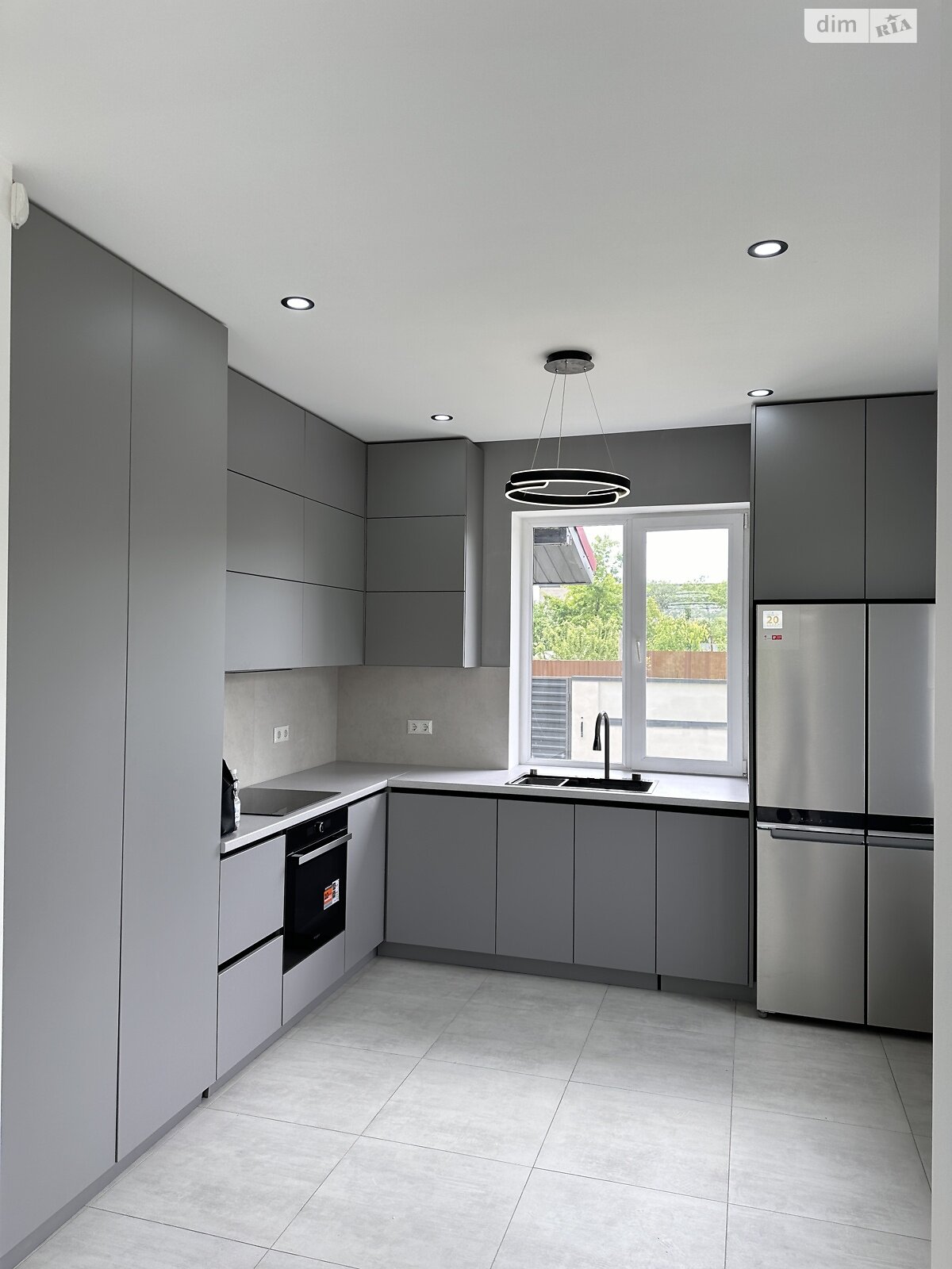 двухэтажный дом с гаражом, 216 кв. м, кирпич. Продажа в Угринове фото 1 двухэтажный дом с гаражом, 216 кв. м, кирпич. Продажа в Угринове фото 1