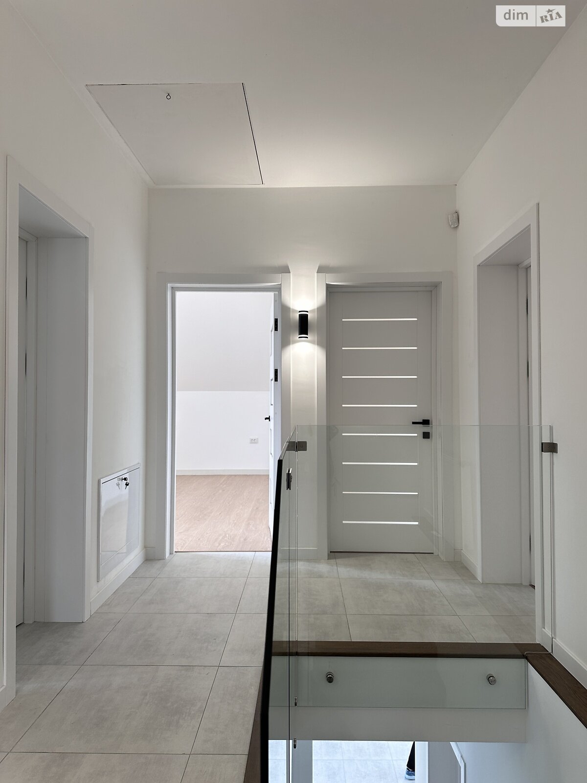 двухэтажный дом с гаражом, 216 кв. м, кирпич. Продажа в Угринове фото 1 двухэтажный дом с гаражом, 216 кв. м, кирпич. Продажа в Угринове фото 1