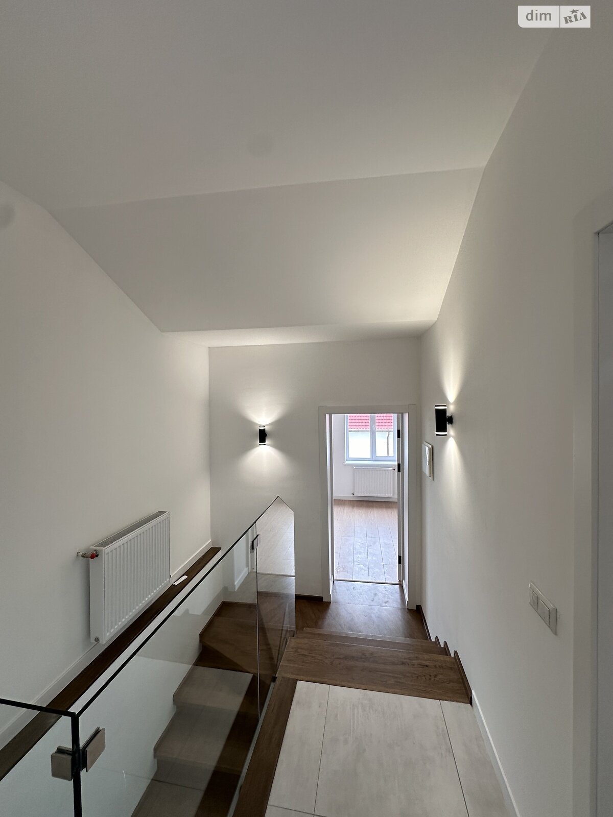 двухэтажный дом с гаражом, 216 кв. м, кирпич. Продажа в Угринове фото 1 двухэтажный дом с гаражом, 216 кв. м, кирпич. Продажа в Угринове фото 1