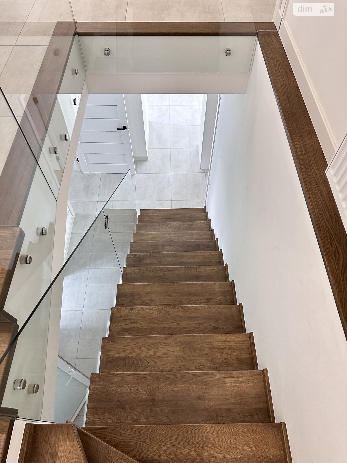 двухэтажный дом с гаражом, 216 кв. м, кирпич. Продажа в Угринове фото 1 двухэтажный дом с гаражом, 216 кв. м, кирпич. Продажа в Угринове фото 1