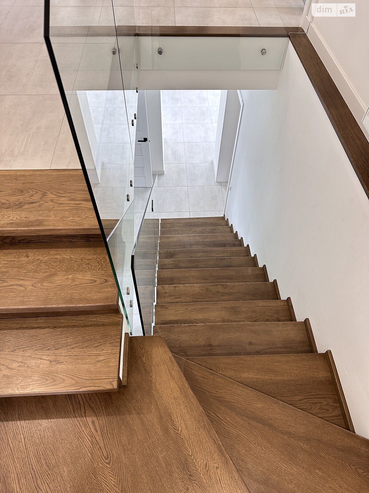 двухэтажный дом с гаражом, 216 кв. м, кирпич. Продажа в Угринове фото 1 двухэтажный дом с гаражом, 216 кв. м, кирпич. Продажа в Угринове фото 1