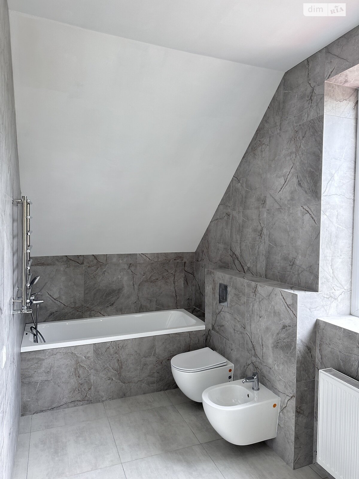 двухэтажный дом с гаражом, 216 кв. м, кирпич. Продажа в Угринове фото 1 двухэтажный дом с гаражом, 216 кв. м, кирпич. Продажа в Угринове фото 1