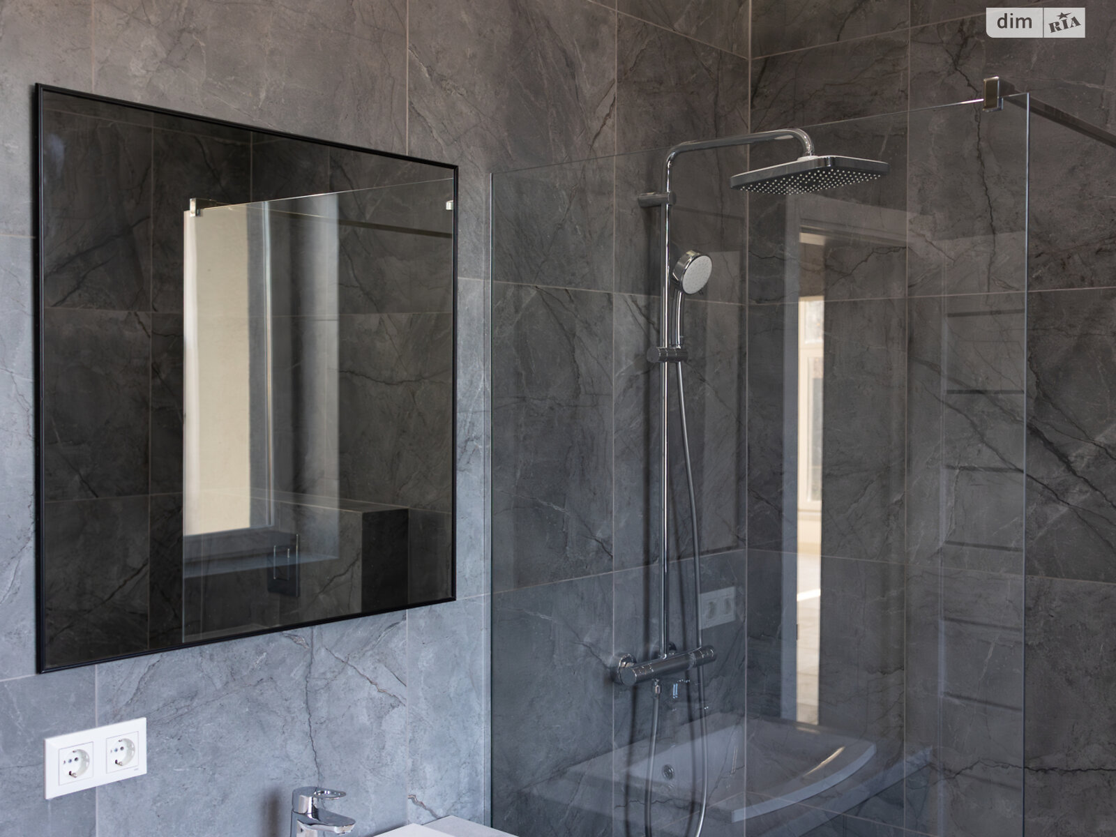 двухэтажный дом с гаражом, 216 кв. м, кирпич. Продажа в Угринове фото 1 двухэтажный дом с гаражом, 216 кв. м, кирпич. Продажа в Угринове фото 1