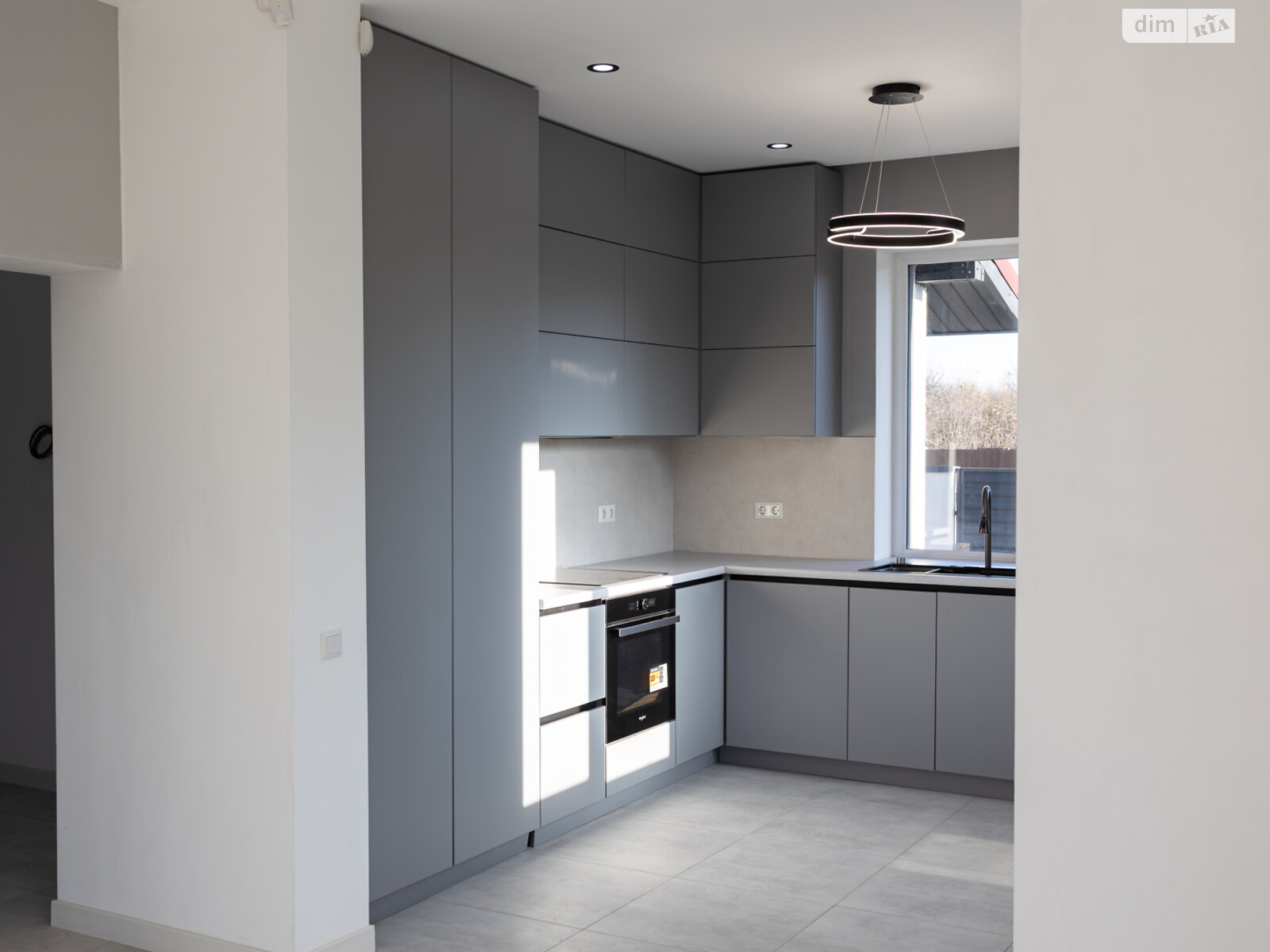 двухэтажный дом с гаражом, 216 кв. м, кирпич. Продажа в Угринове фото 1 двухэтажный дом с гаражом, 216 кв. м, кирпич. Продажа в Угринове фото 1