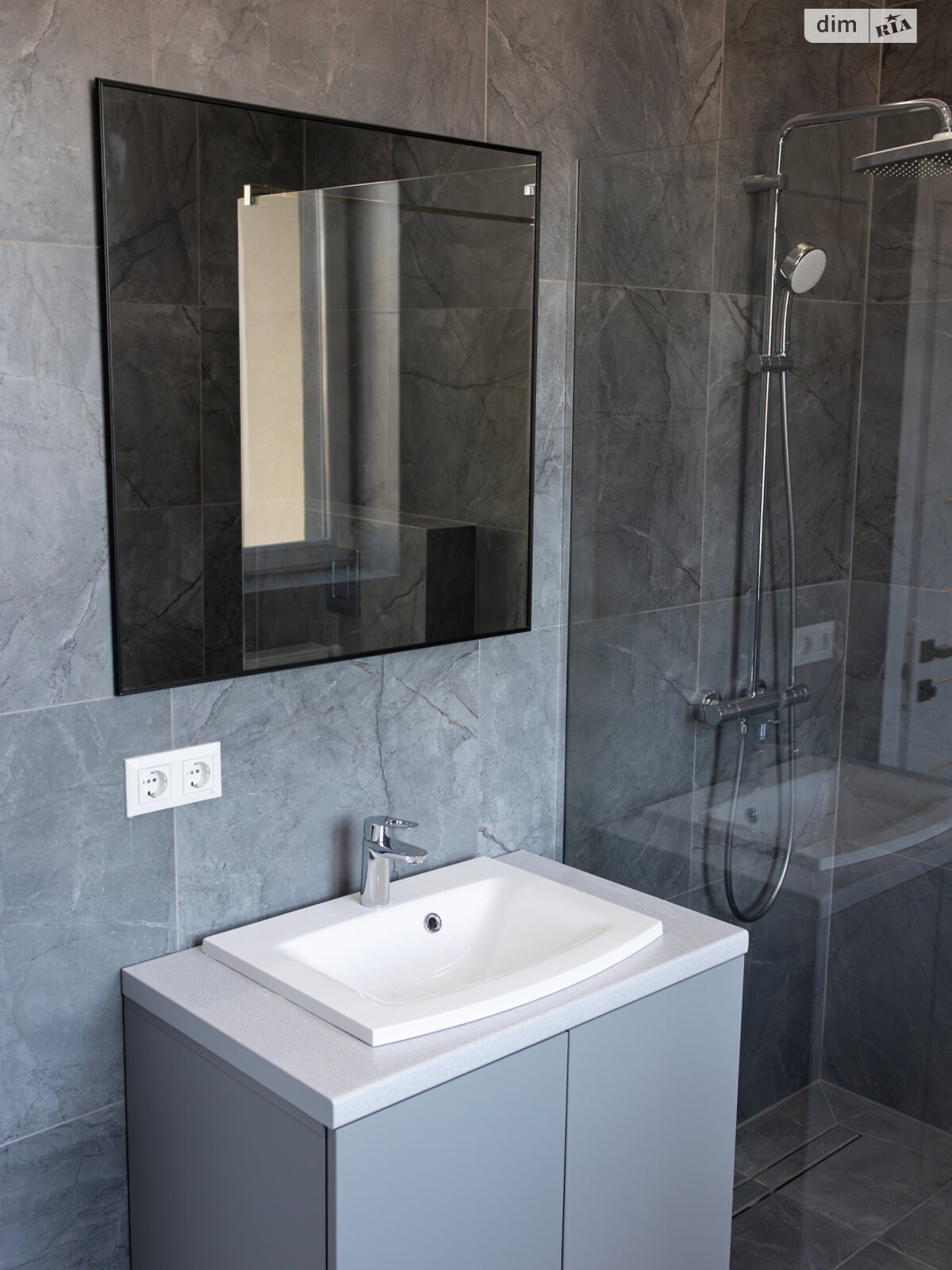 двухэтажный дом с гаражом, 216 кв. м, кирпич. Продажа в Угринове фото 1 двухэтажный дом с гаражом, 216 кв. м, кирпич. Продажа в Угринове фото 1