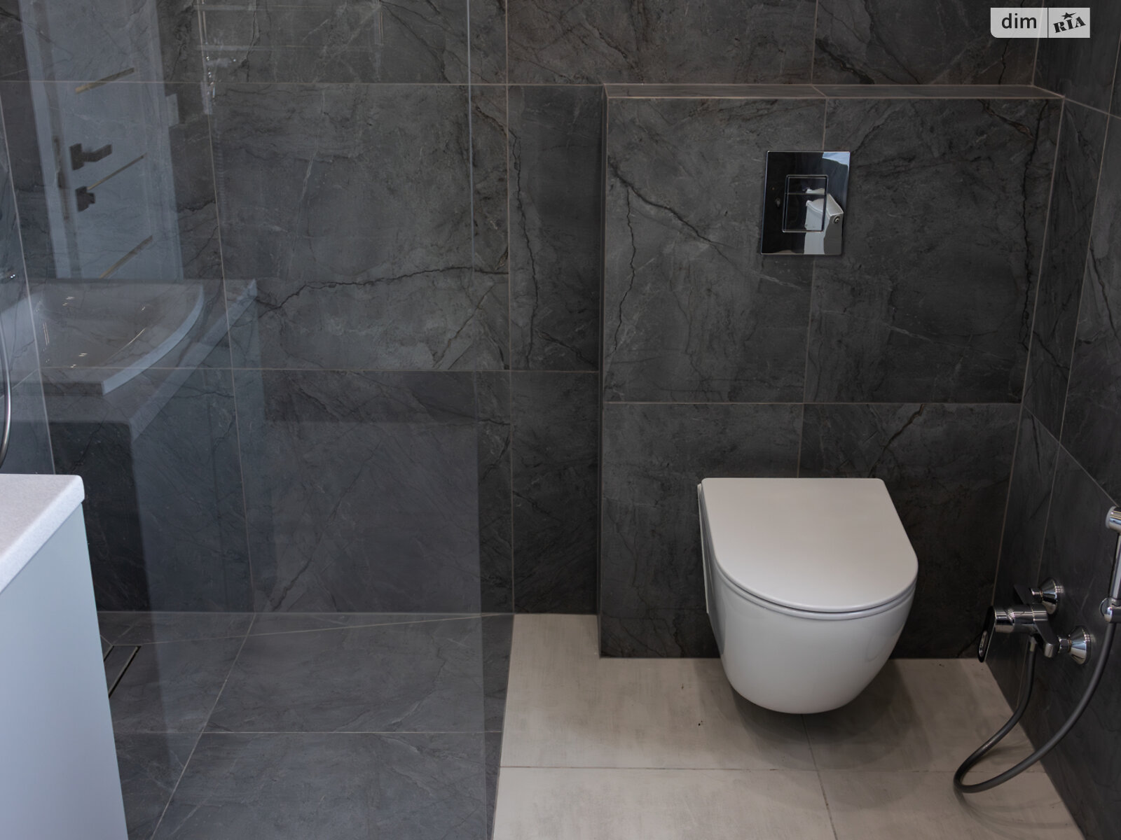 двухэтажный дом с гаражом, 216 кв. м, кирпич. Продажа в Угринове фото 1 двухэтажный дом с гаражом, 216 кв. м, кирпич. Продажа в Угринове фото 1