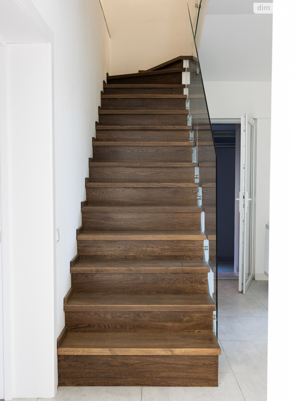 двухэтажный дом с гаражом, 216 кв. м, кирпич. Продажа в Угринове фото 1 двухэтажный дом с гаражом, 216 кв. м, кирпич. Продажа в Угринове фото 1