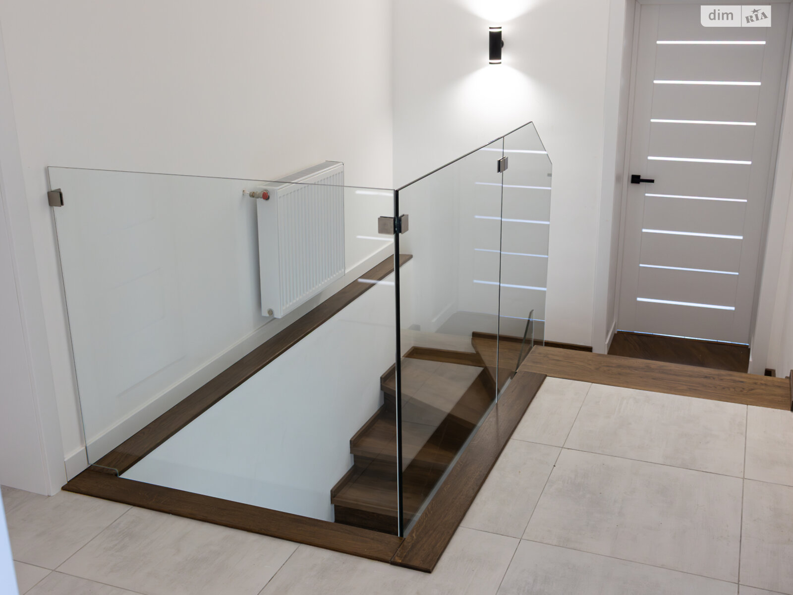 двухэтажный дом с гаражом, 216 кв. м, кирпич. Продажа в Угринове фото 1 двухэтажный дом с гаражом, 216 кв. м, кирпич. Продажа в Угринове фото 1