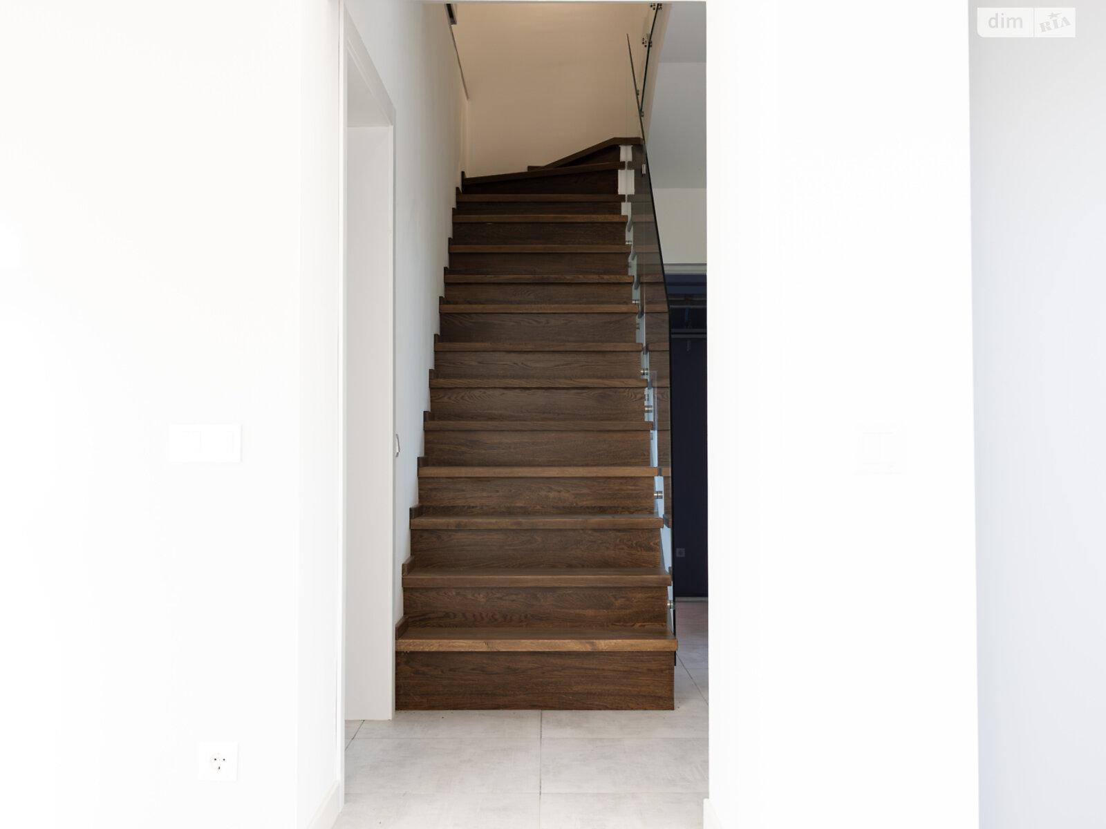 двухэтажный дом с гаражом, 216 кв. м, кирпич. Продажа в Угринове фото 1 двухэтажный дом с гаражом, 216 кв. м, кирпич. Продажа в Угринове фото 1