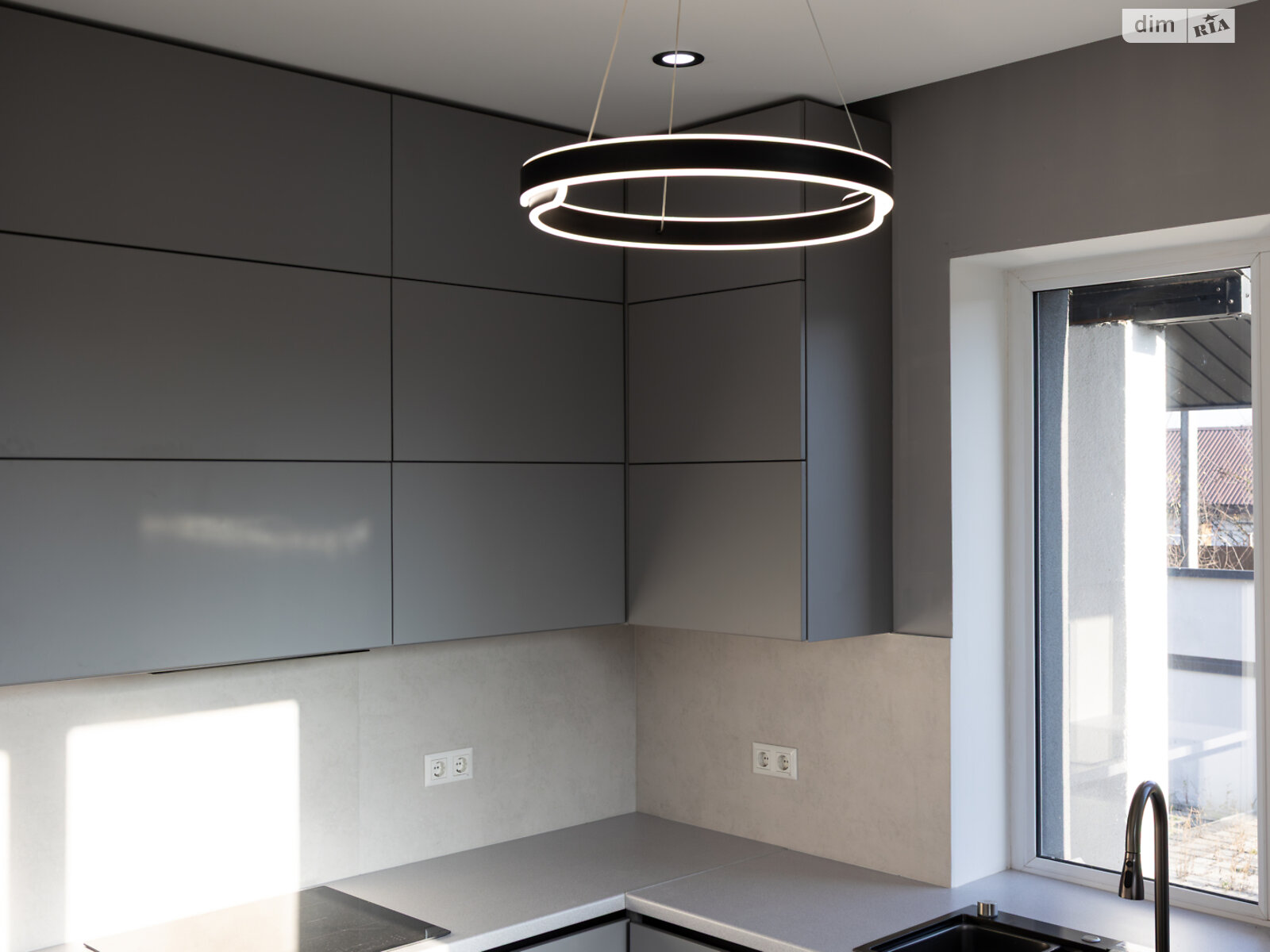 двухэтажный дом с гаражом, 216 кв. м, кирпич. Продажа в Угринове фото 1 двухэтажный дом с гаражом, 216 кв. м, кирпич. Продажа в Угринове фото 1