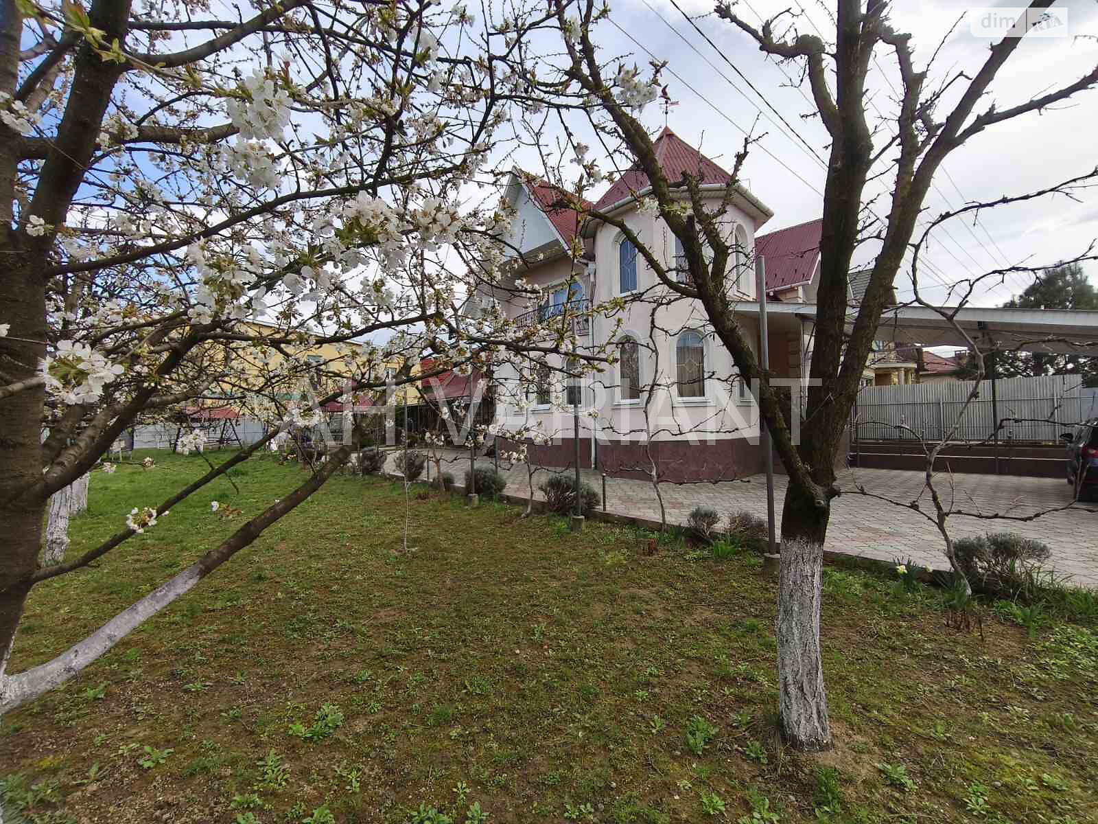 двоповерховий будинок з гаражем, 188 кв. м, цегла. Продаж у Ужгороді фото 1 двоповерховий будинок з гаражем, 188 кв. м, цегла. Продаж у Ужгороді фото 1