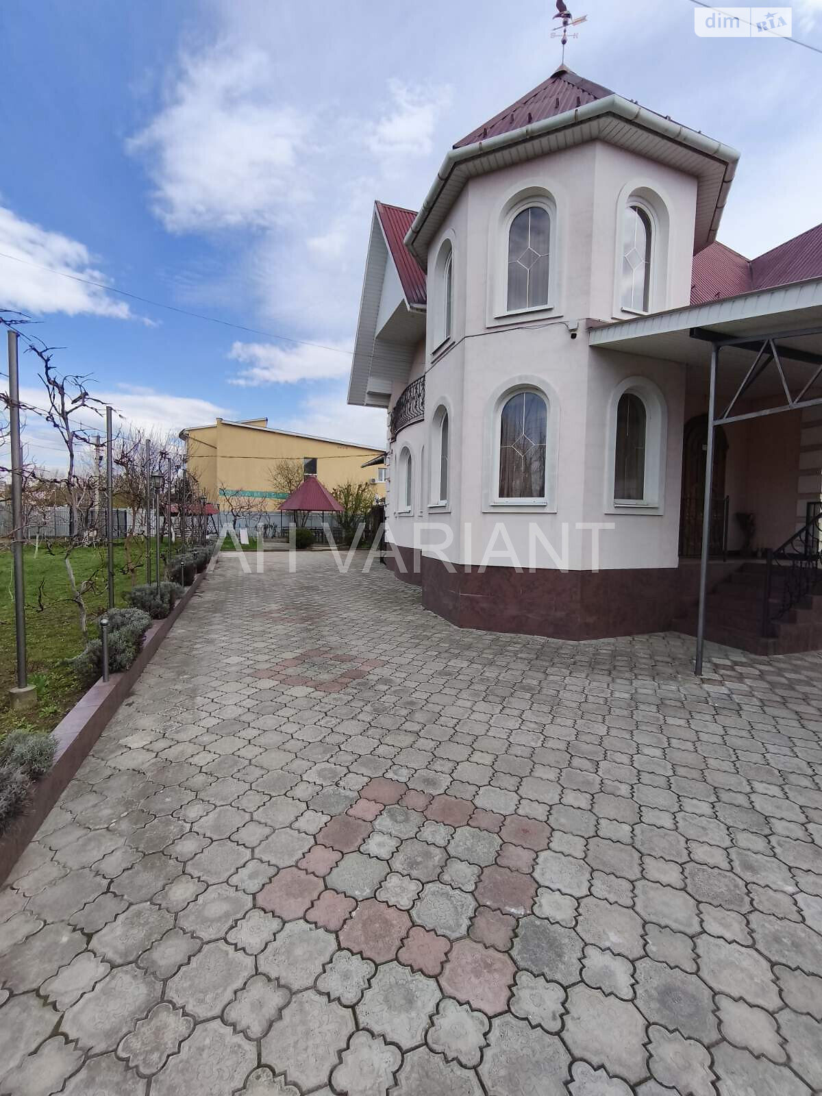двоповерховий будинок з гаражем, 188 кв. м, цегла. Продаж у Ужгороді фото 1 двоповерховий будинок з гаражем, 188 кв. м, цегла. Продаж у Ужгороді фото 1