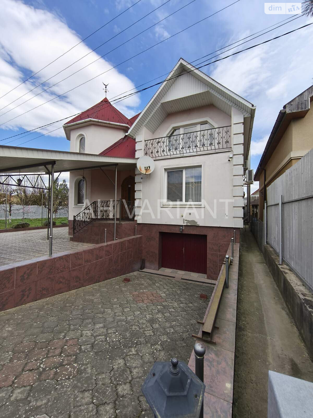 двоповерховий будинок з гаражем, 188 кв. м, цегла. Продаж у Ужгороді фото 1 двоповерховий будинок з гаражем, 188 кв. м, цегла. Продаж у Ужгороді фото 1