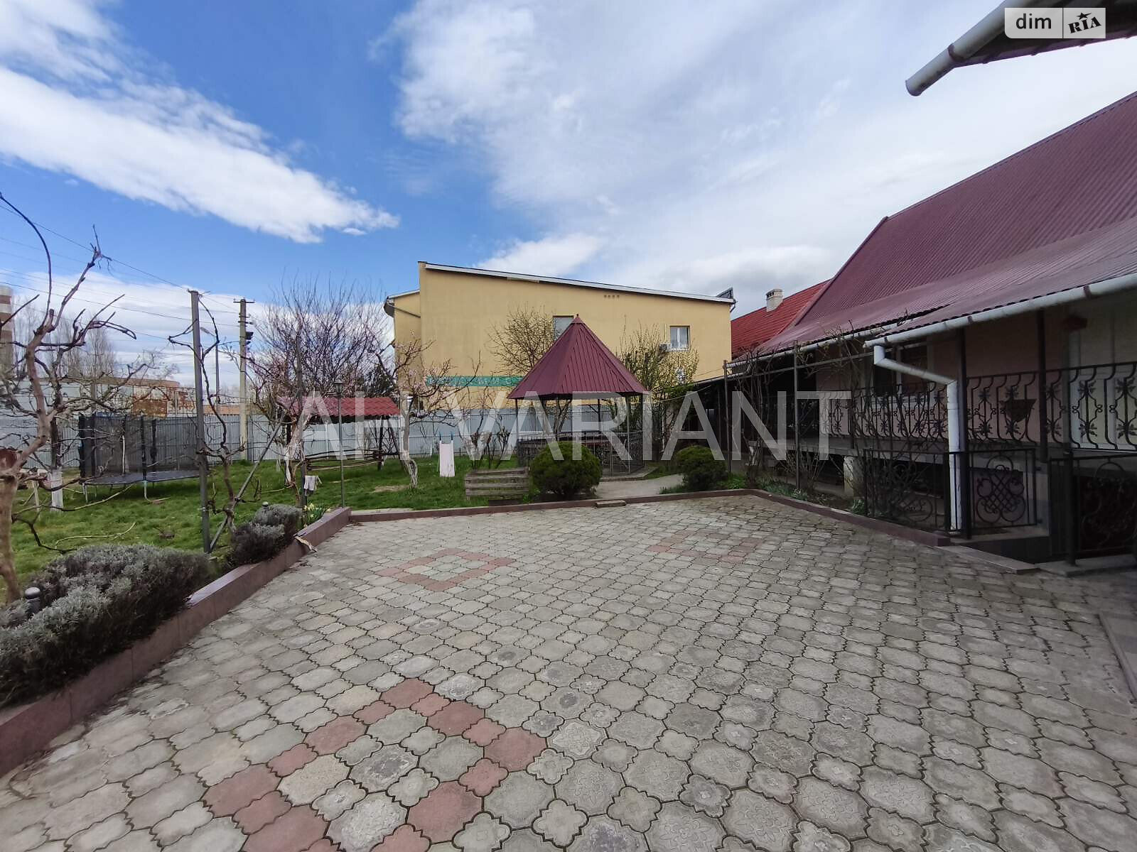 двоповерховий будинок з гаражем, 188 кв. м, цегла. Продаж у Ужгороді фото 1 двоповерховий будинок з гаражем, 188 кв. м, цегла. Продаж у Ужгороді фото 1