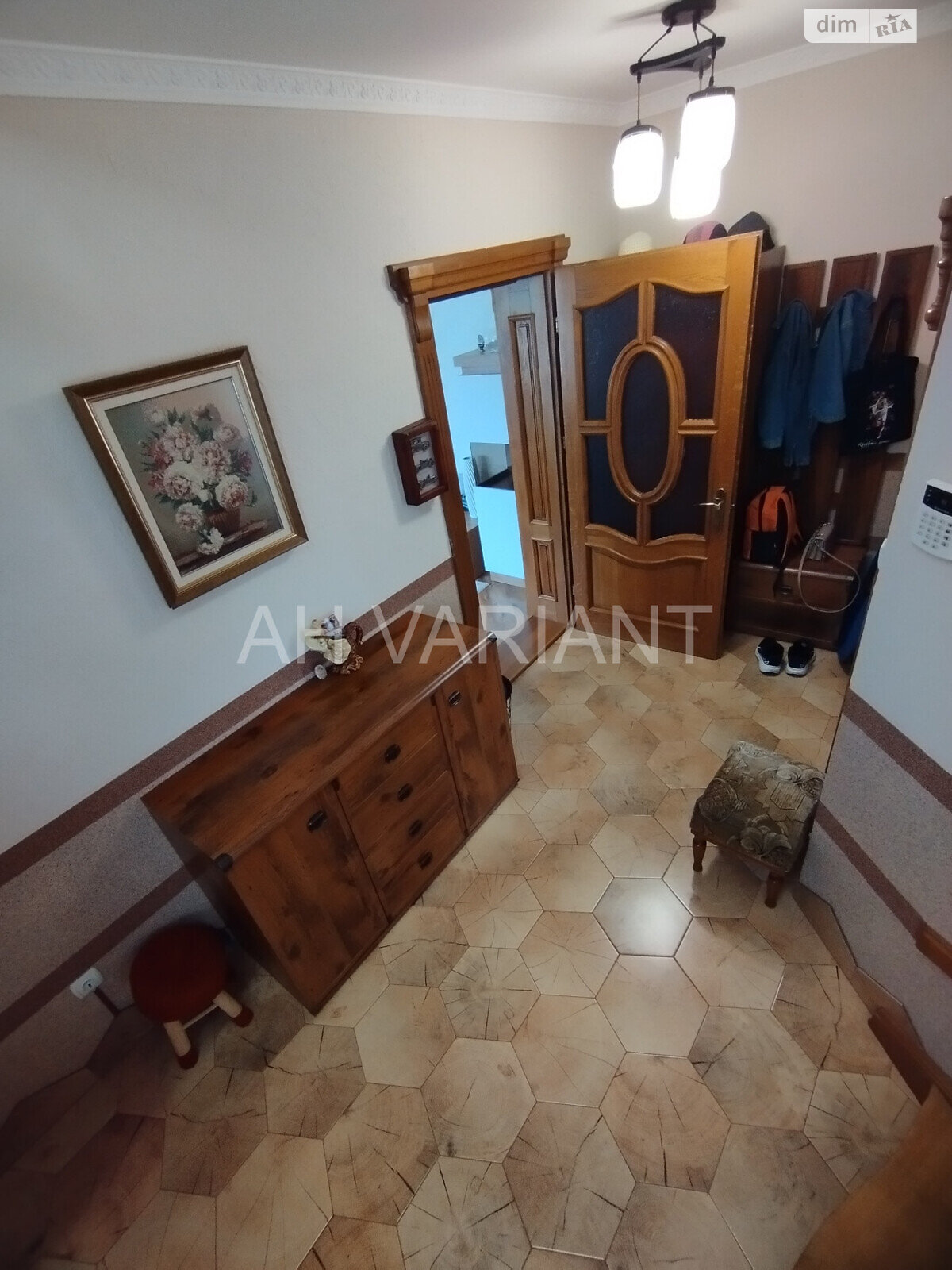 двоповерховий будинок з гаражем, 188 кв. м, цегла. Продаж у Ужгороді фото 1 двоповерховий будинок з гаражем, 188 кв. м, цегла. Продаж у Ужгороді фото 1